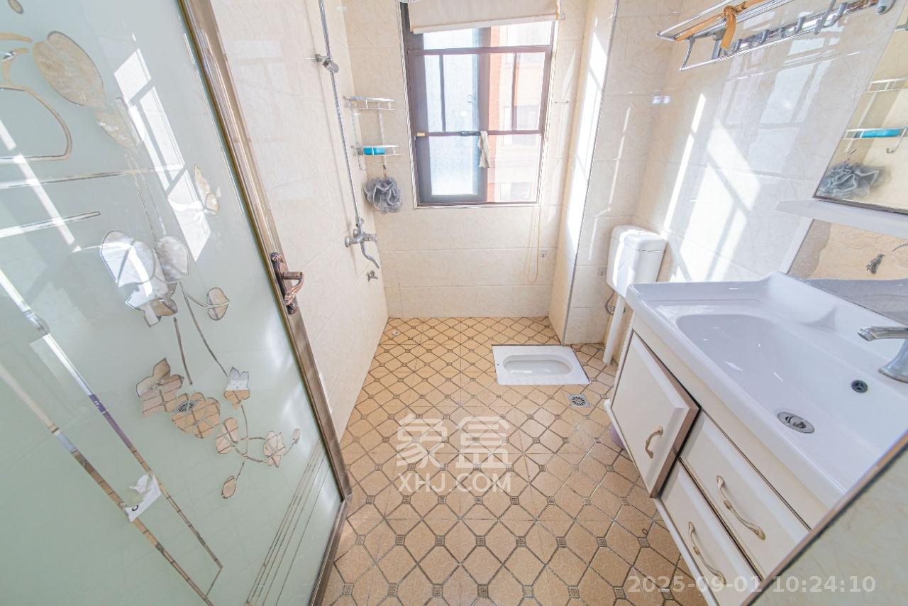 鑫远和城（一、二期）  2室1厅1卫    1926.0元/月室内图