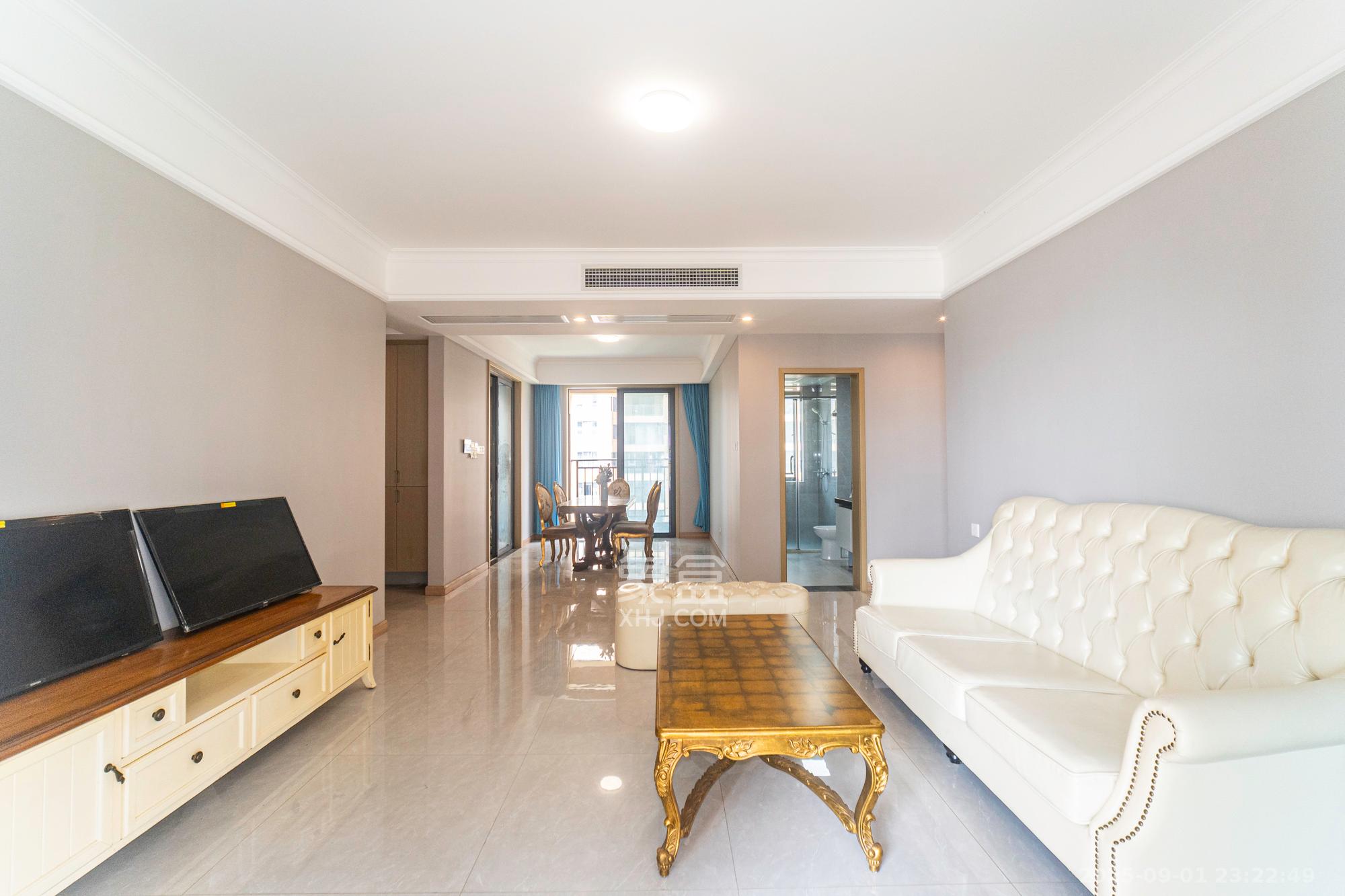 运达锦绣广场 4室2厅2卫 166.0万 运达锦绣广场 4室2厅2卫 166.0万客厅