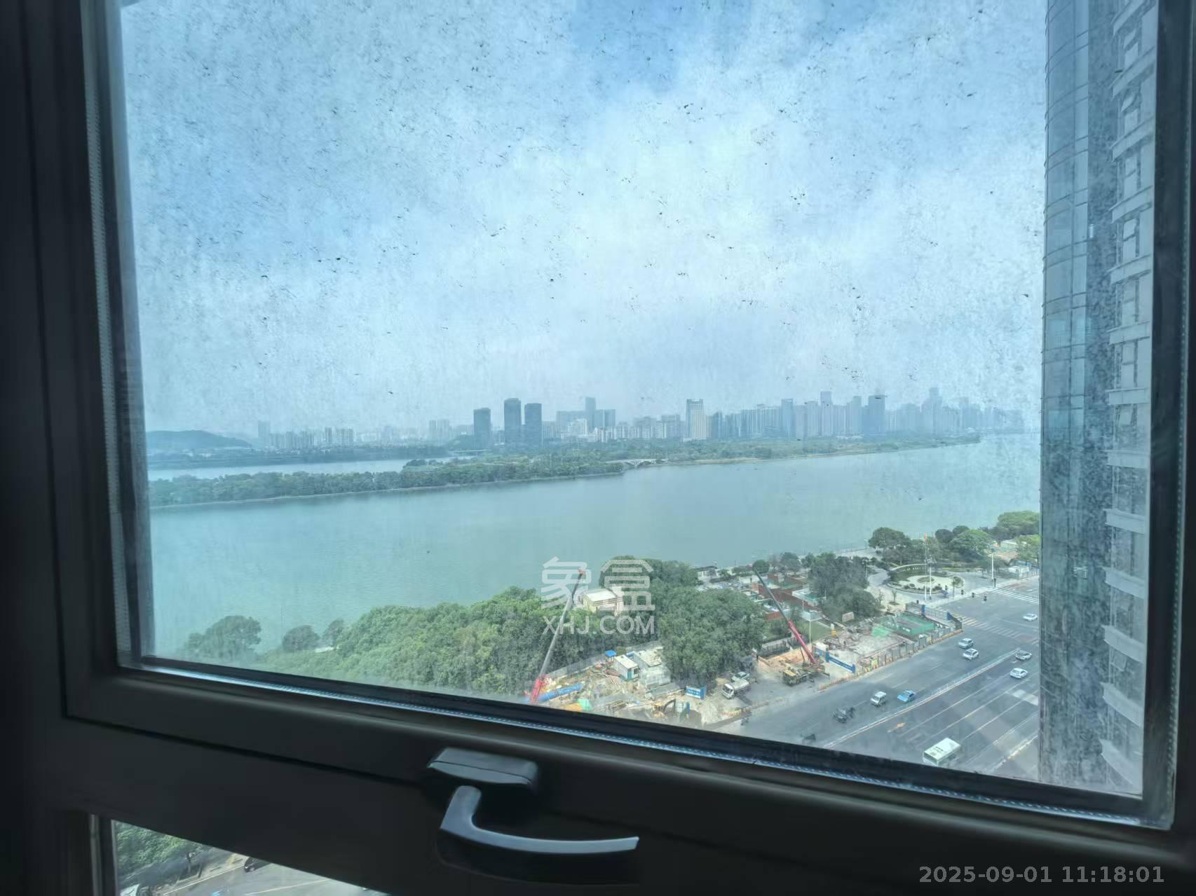 潮宗御苑 4室2厅2卫 8000.0元/月 潮宗御苑 4室2厅2卫 8000.0元/月室内图