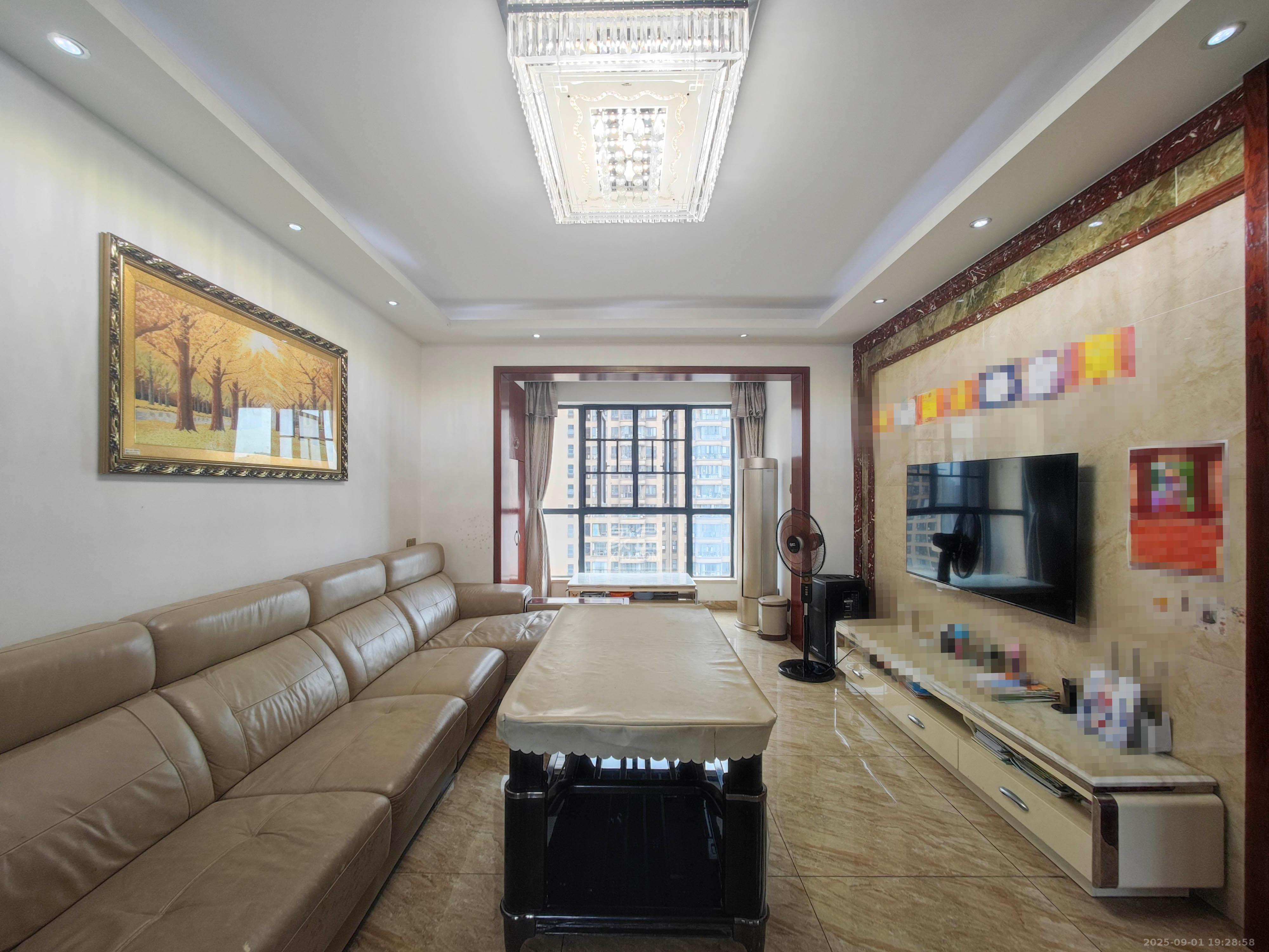 五矿万境水岸二期(五矿万境水岸和苑) 3室2厅1卫 139.8万 五矿万境水岸二期(五矿万境水岸和苑) 3室2厅1卫 139.8万客厅