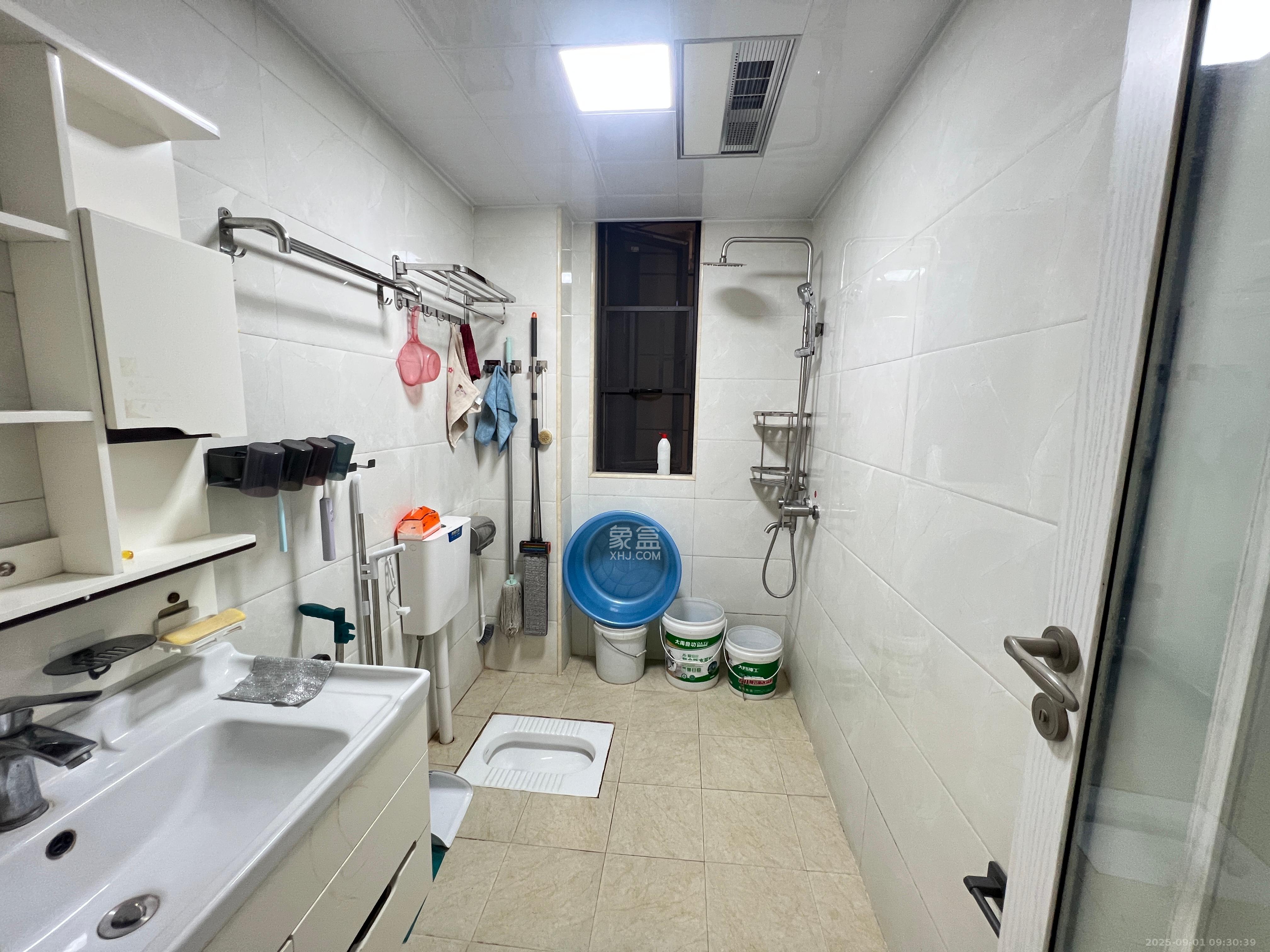 卓越浅水湾  3室2厅2卫   2500.00元/月室内图