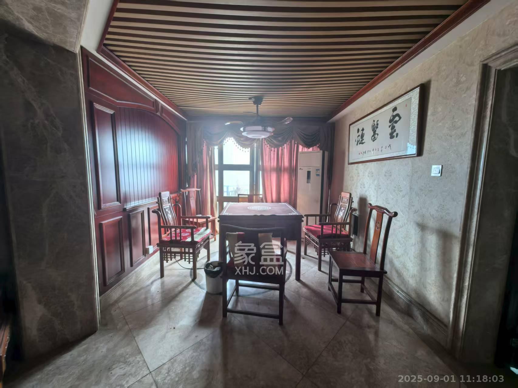 潮宗御苑 4室2厅2卫 8000.0元/月 潮宗御苑 4室2厅2卫 8000.0元/月室内图