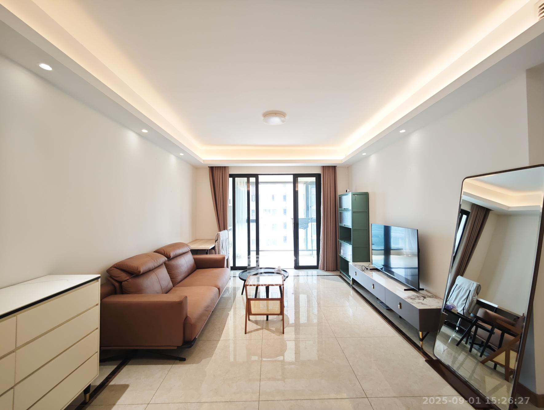 中建嘉和城凤凰台(中建瑞兴家园) 3室2厅1卫 95.0万 中建嘉和城凤凰台(中建瑞兴家园) 3室2厅1卫 95.0万客厅