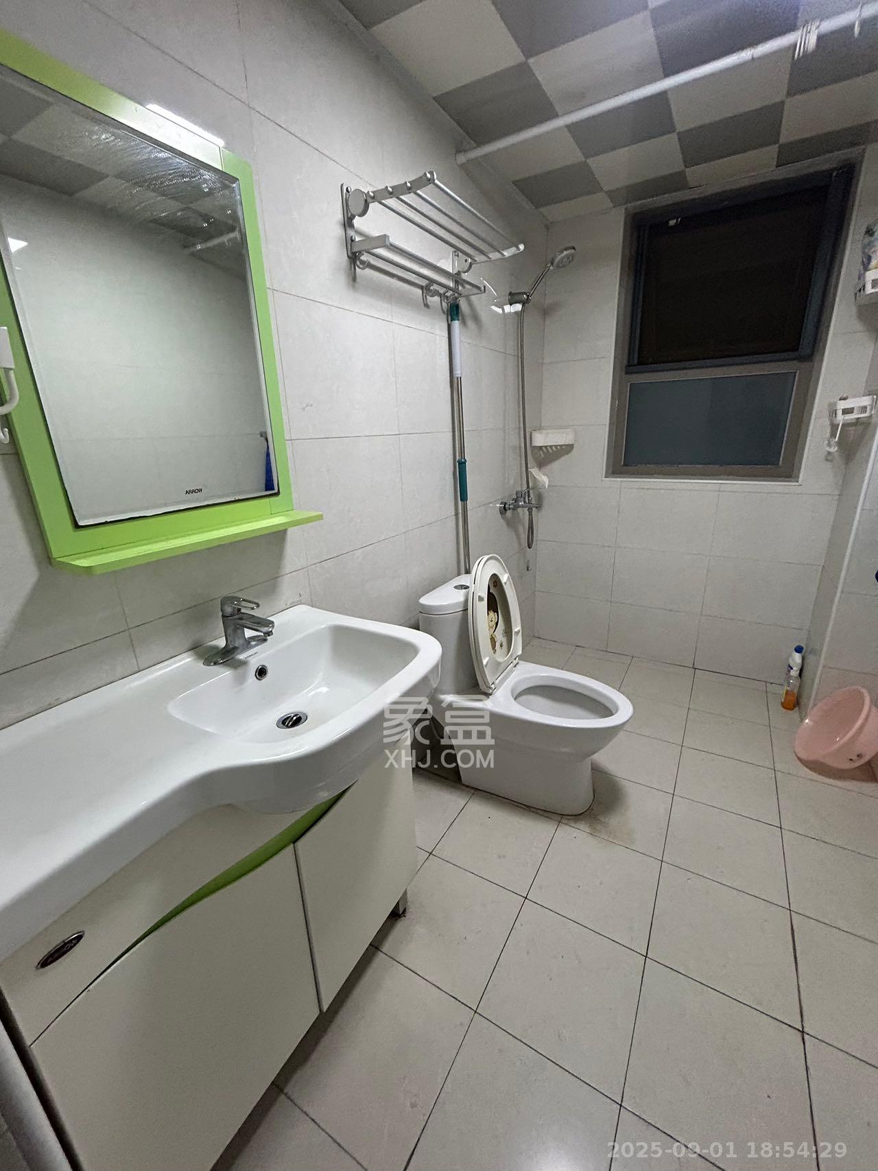 怡海星城 2室2厅1卫 1400.0元/月 怡海星城 2室2厅1卫 1400.0元/月室内图