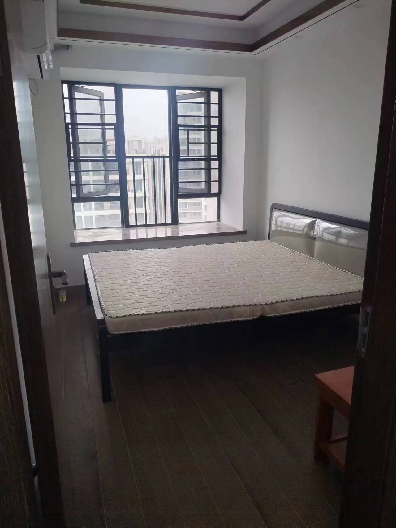 晨晖玺樾  2室1厅1卫    1800.0元/月 晨晖玺樾  2室1厅1卫    1800.0元/月室内图