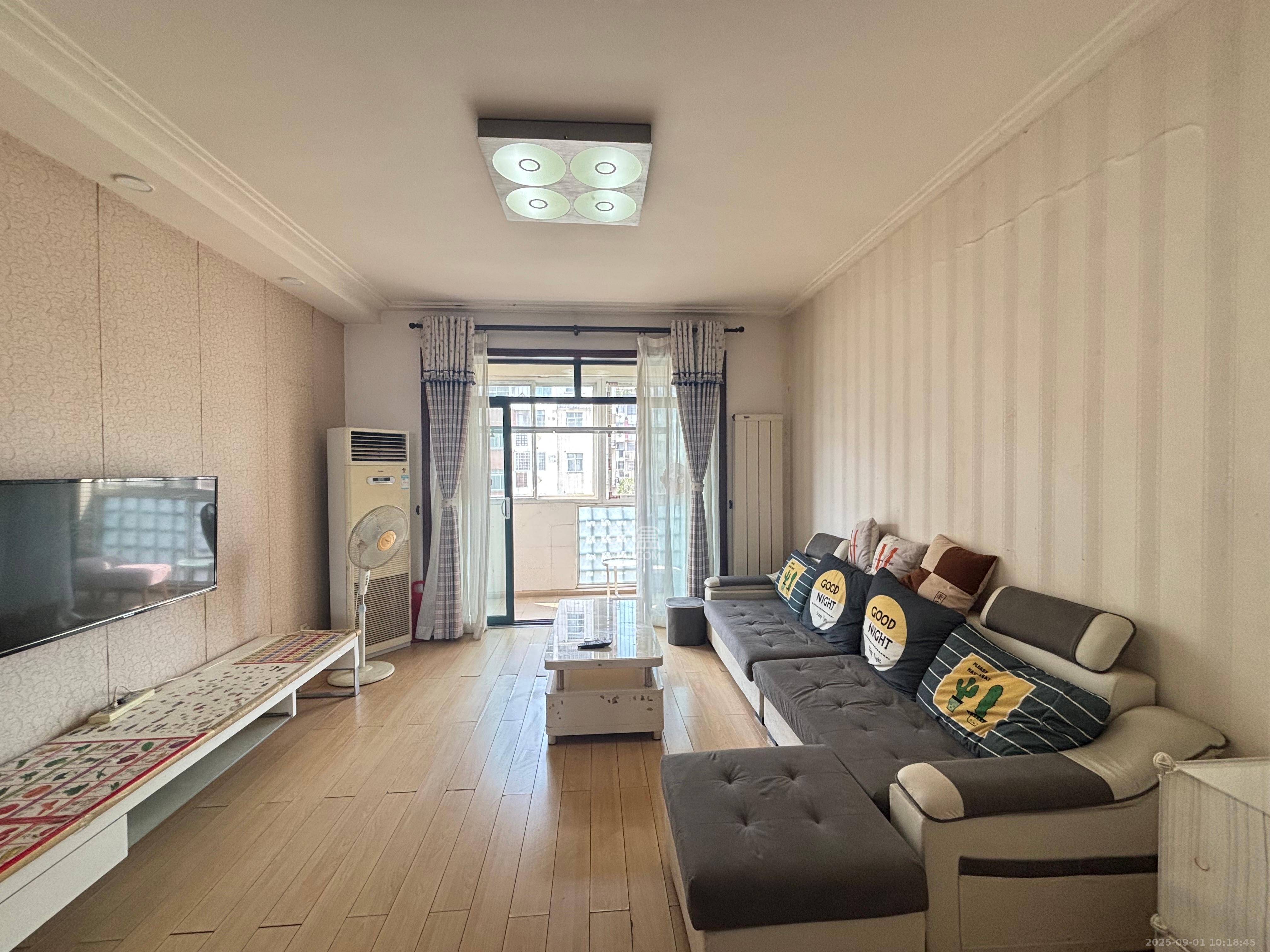 万煦园  2室2厅1卫    2400.0元/月 万煦园  2室2厅1卫    2400.0元/月