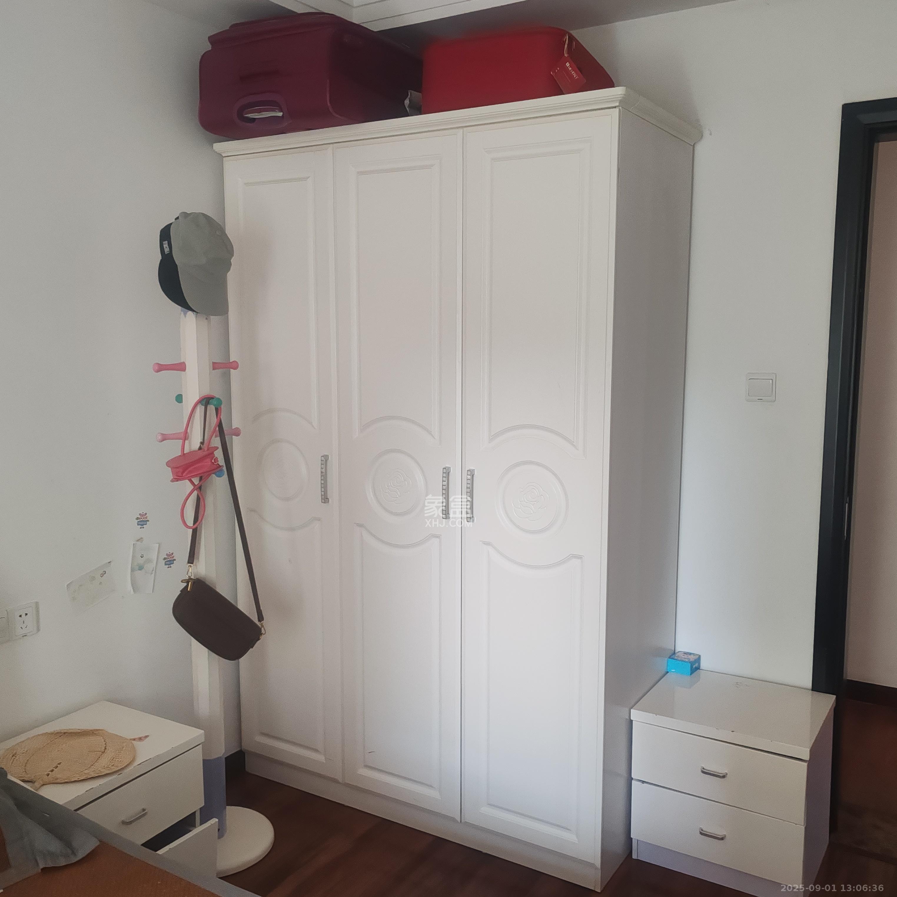 绿地中央广场 4室2厅2卫 3900.0元/月 绿地中央广场 4室2厅2卫 3900.0元/月室内图