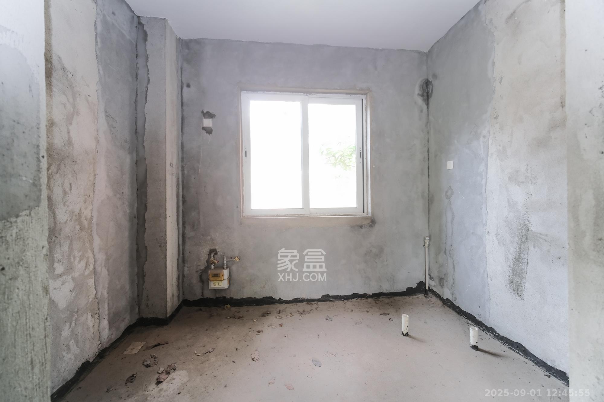 山水湾  6室3厅3卫    438.0万 山水湾  6室3厅3卫    438.0万厨房