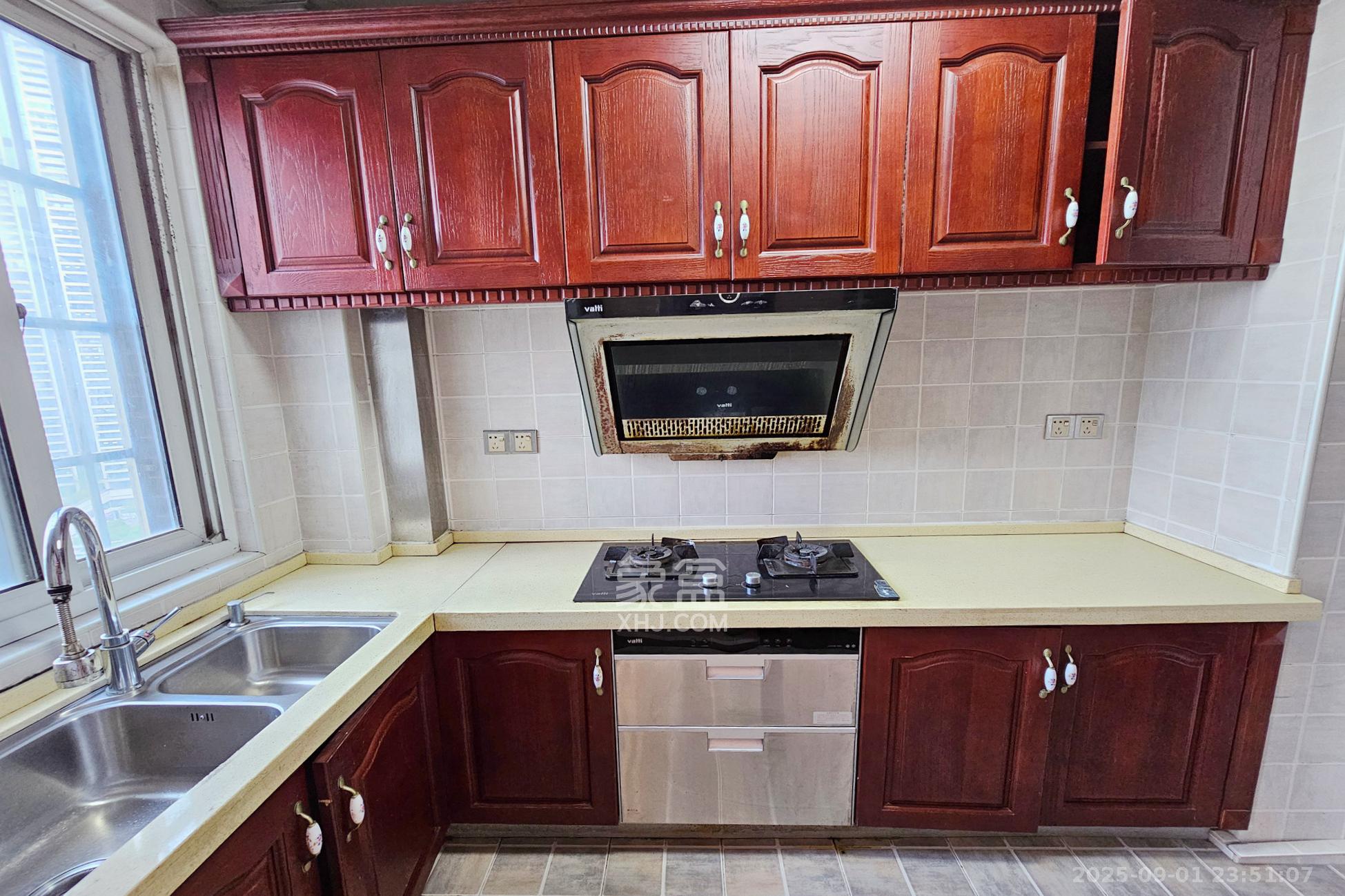 嘉宇盛世华章  3室2厅2卫    125.0万 嘉宇盛世华章  3室2厅2卫    125.0万其他