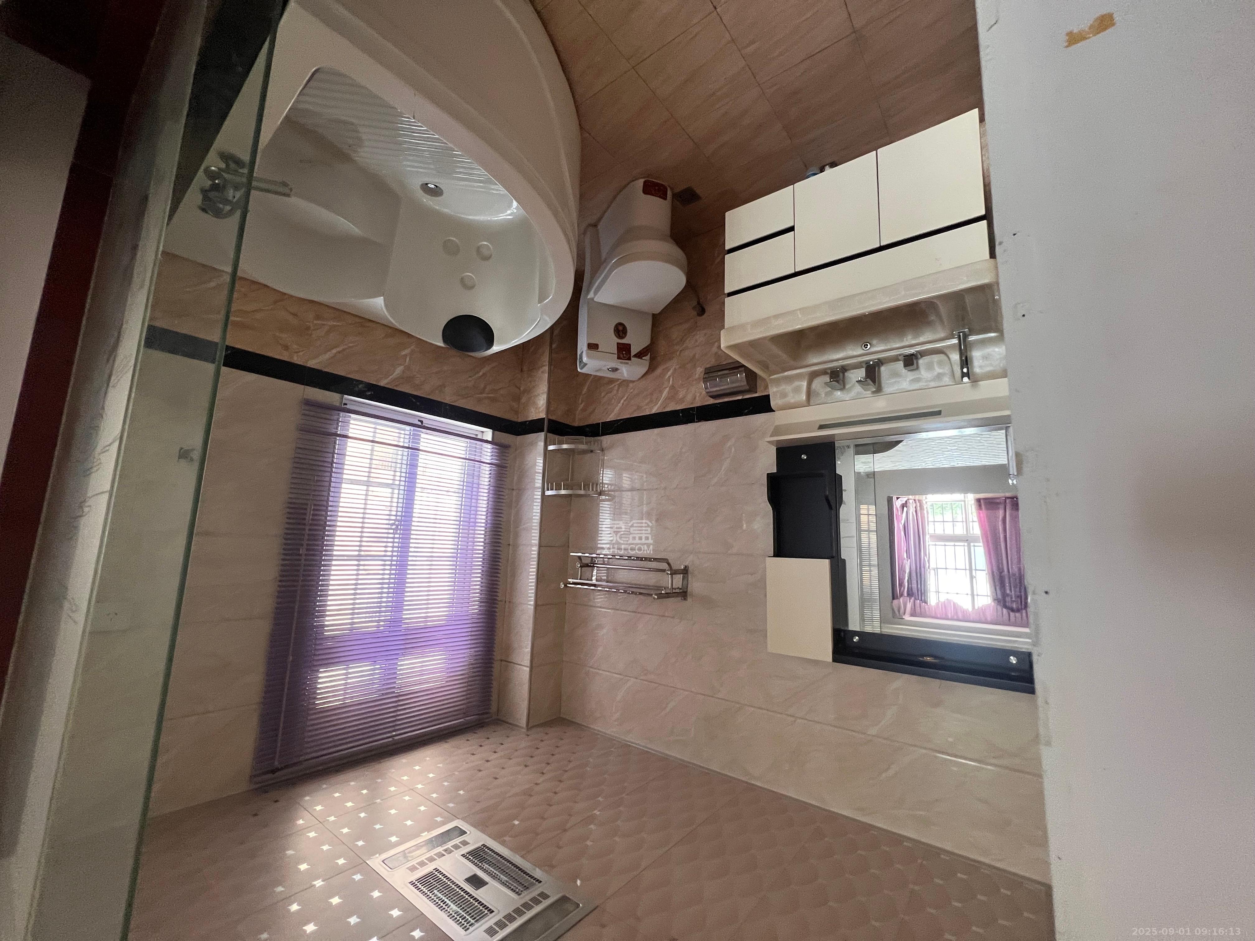 博雅湘水湾  3室2厅2卫   2100.00元/月室内图