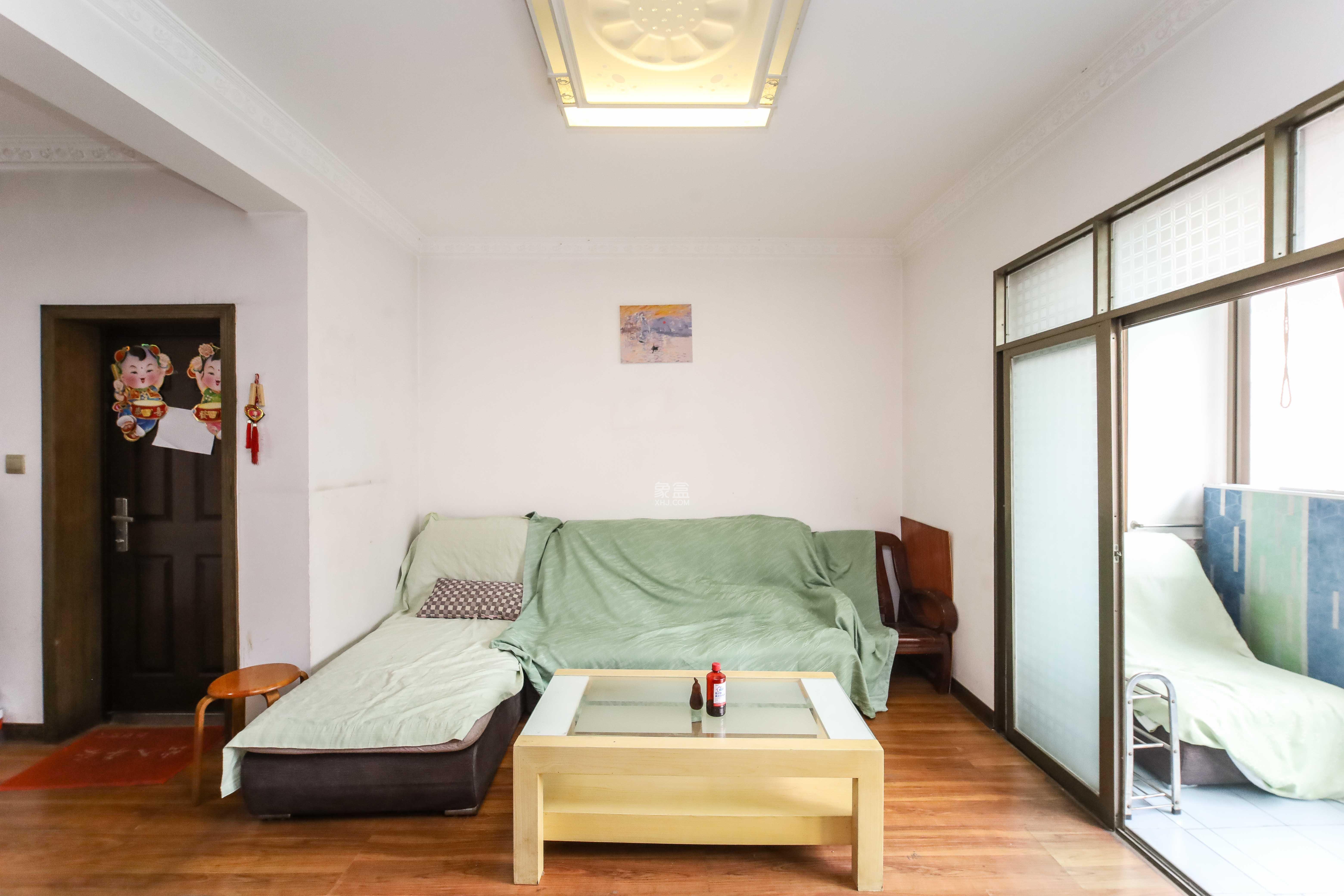 芙蓉区教育局学生校服服务部宿舍  2室2厅1卫    48.0万 芙蓉区教育局学生校服服务部宿舍  2室2厅1卫    48.0万客厅