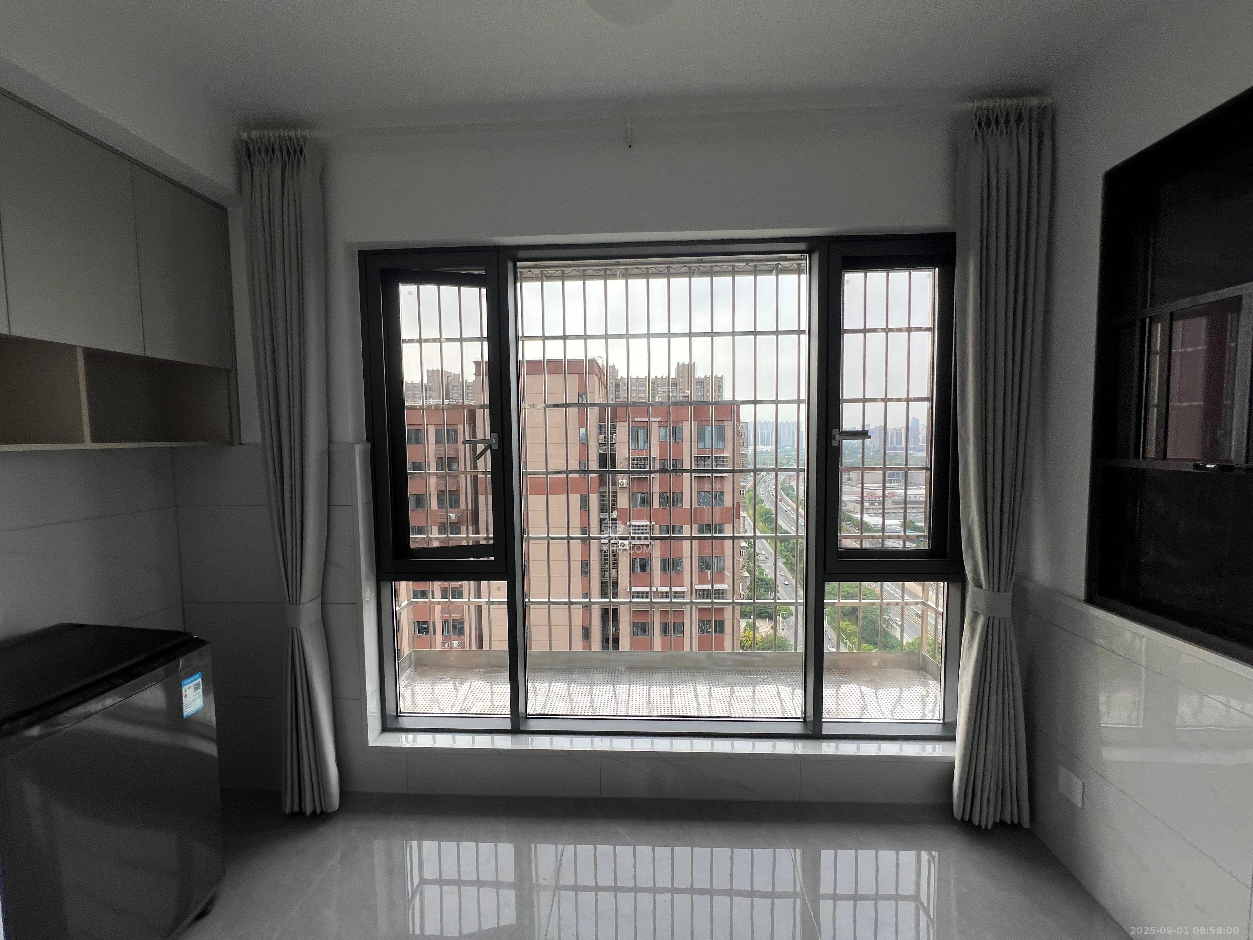 金塘家园  3室2厅2卫    3200.0元/月室内图