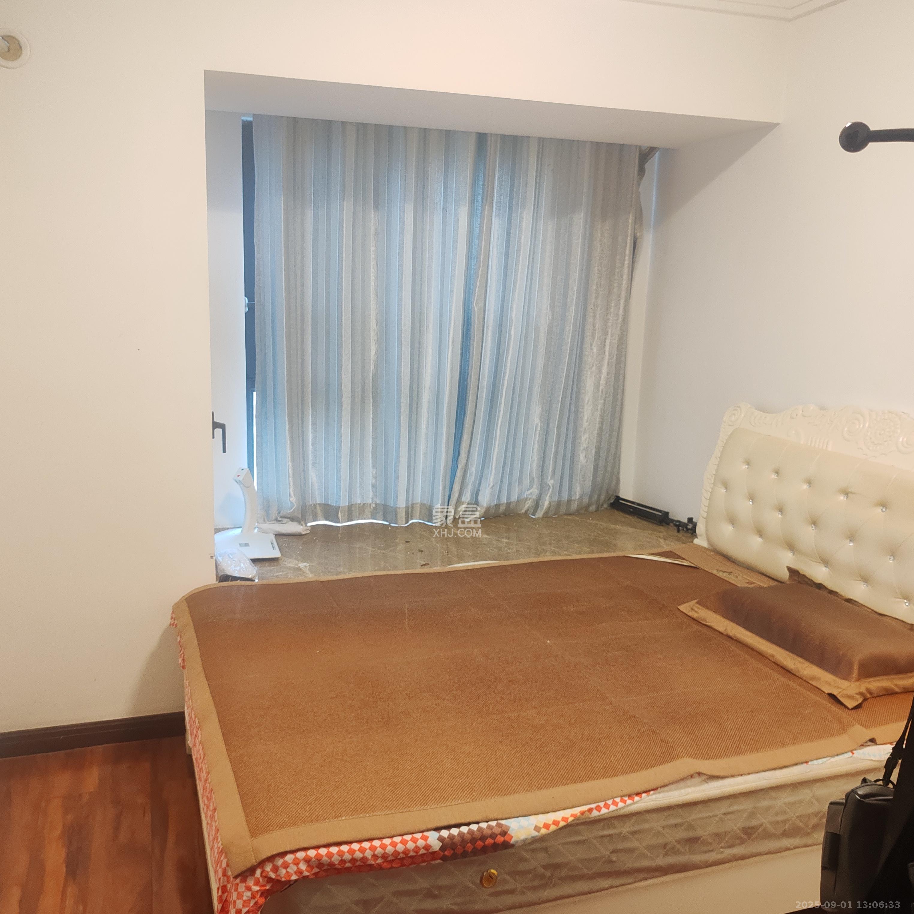 绿地中央广场 4室2厅2卫 3900.0元/月 绿地中央广场 4室2厅2卫 3900.0元/月室内图