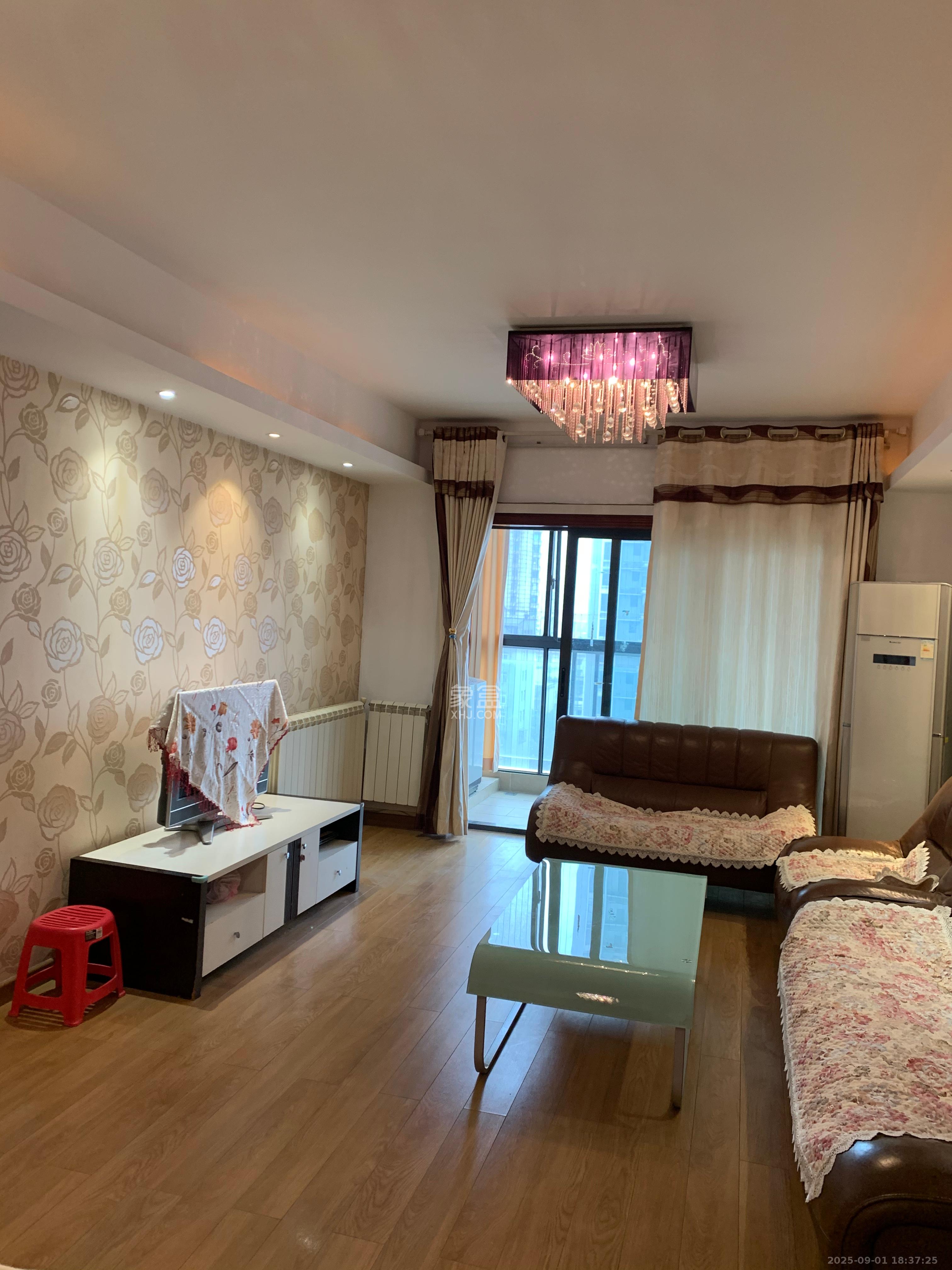 三万英尺 3室2厅2卫 3600.0元/月 三万英尺 3室2厅2卫 3600.0元/月室内图