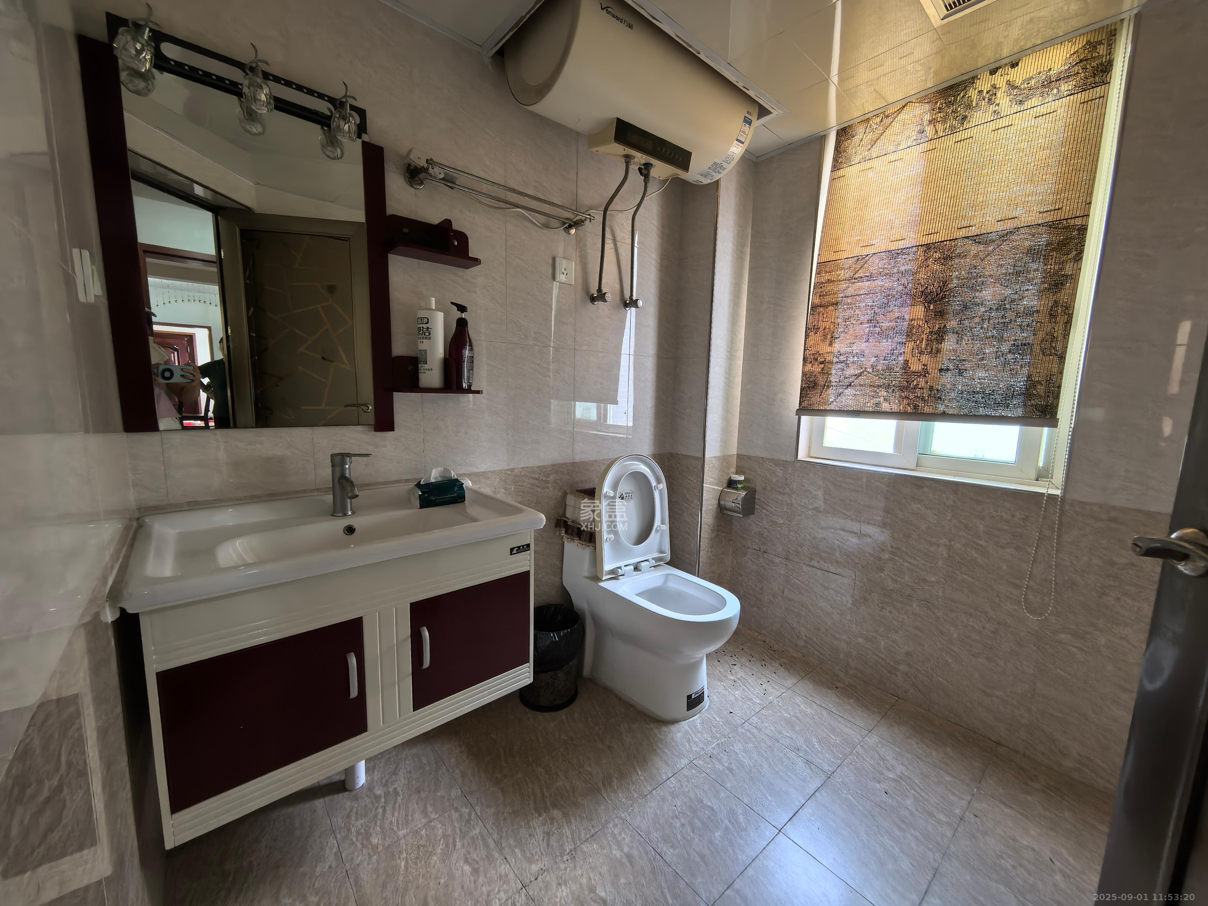 中悦领秀金都  3室2厅1卫    2500.0元/月室内图