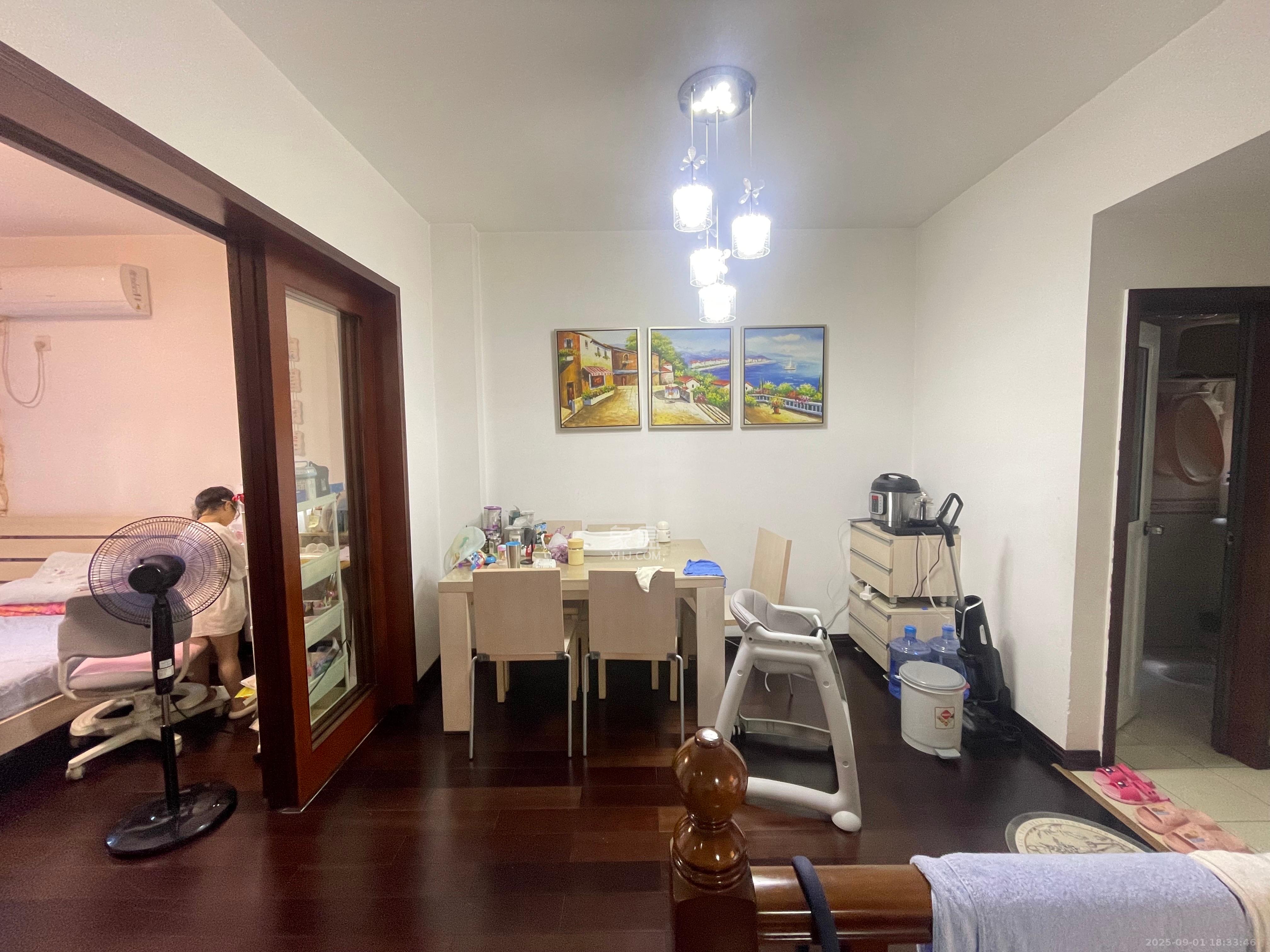 四季阳光花城  3室2厅2卫   3600.00元/月室内图