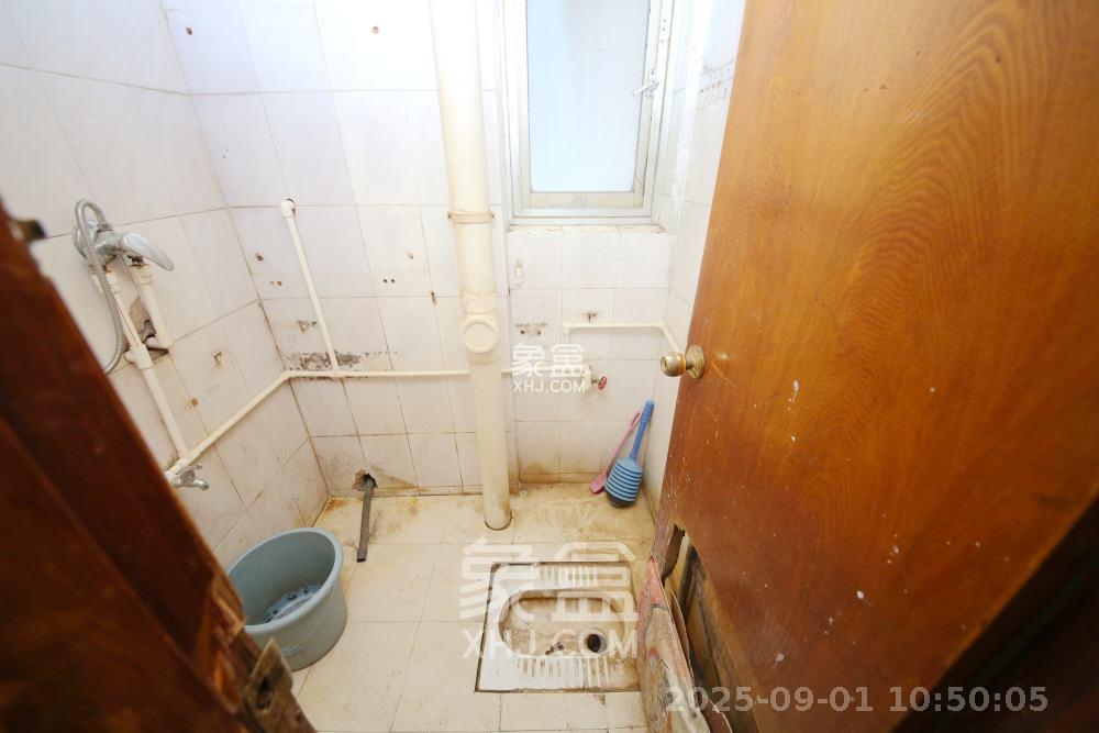 燕山街社区 3室1厅2卫 2400.0元/月 燕山街社区 3室1厅2卫 2400.0元/月室内图