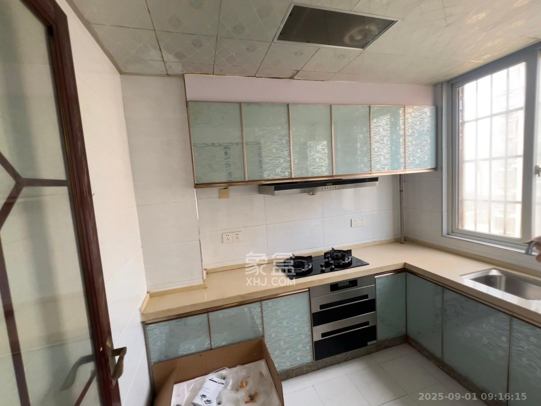 博雅湘水湾 3室2厅2卫 2100.0元/月 博雅湘水湾 3室2厅2卫 2100.0元/月室内图