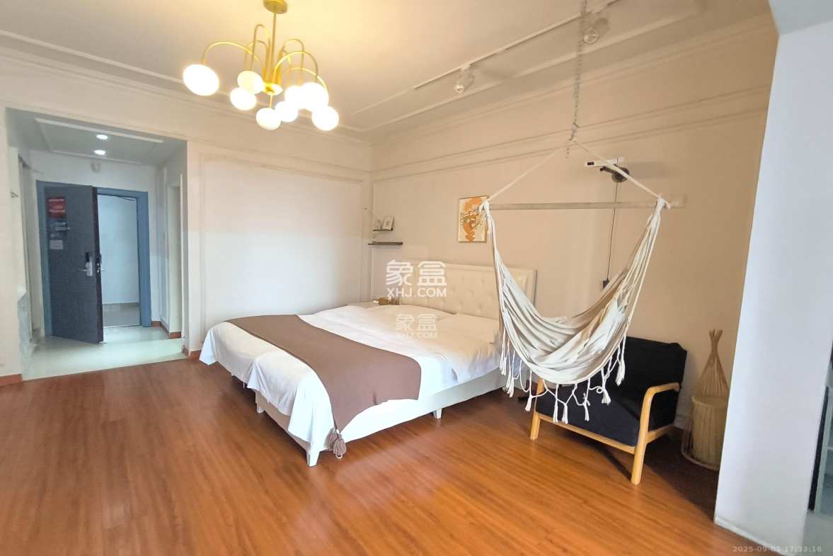 君临国际 1室1厅1卫 1800.0元/月 君临国际 1室1厅1卫 1800.0元/月室内图