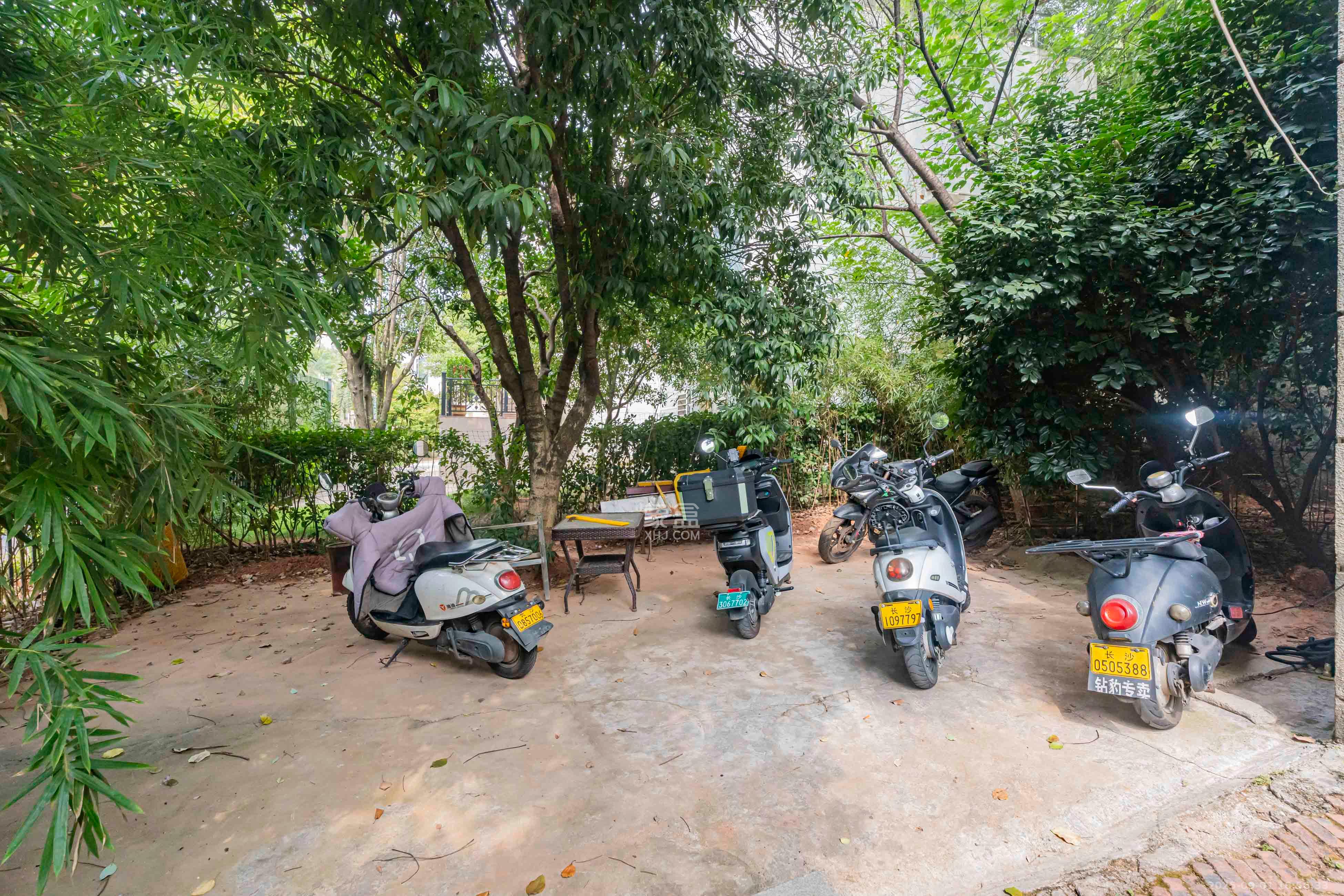 圣爵菲斯  6室3厅1卫    940.0万 圣爵菲斯  6室3厅1卫    940.0万其他