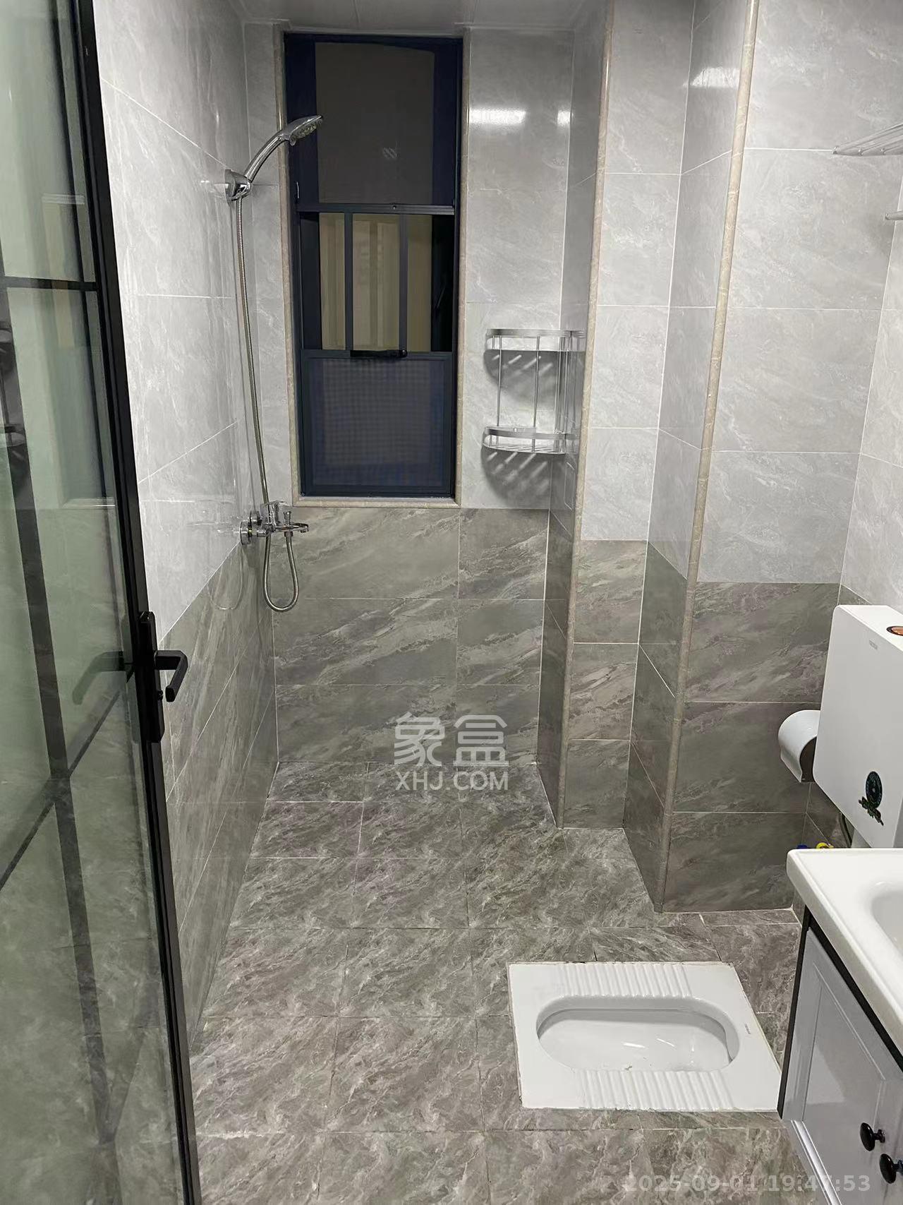 华远海蓝郡  3室2厅2卫    1800.0元/月 华远海蓝郡  3室2厅2卫    1800.0元/月室内图