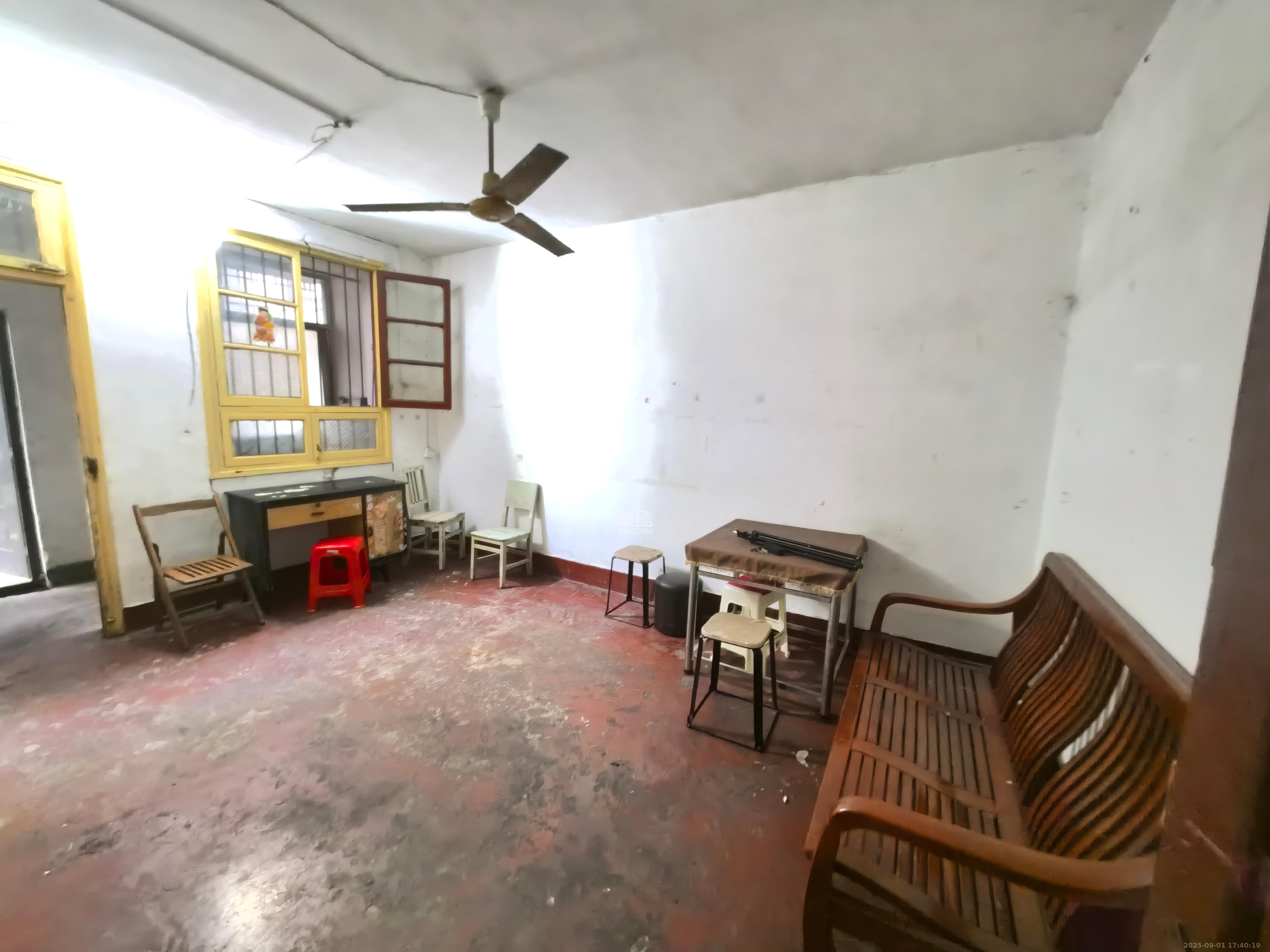 左家塘二建  3室2厅1卫    1400.0元/月室内图