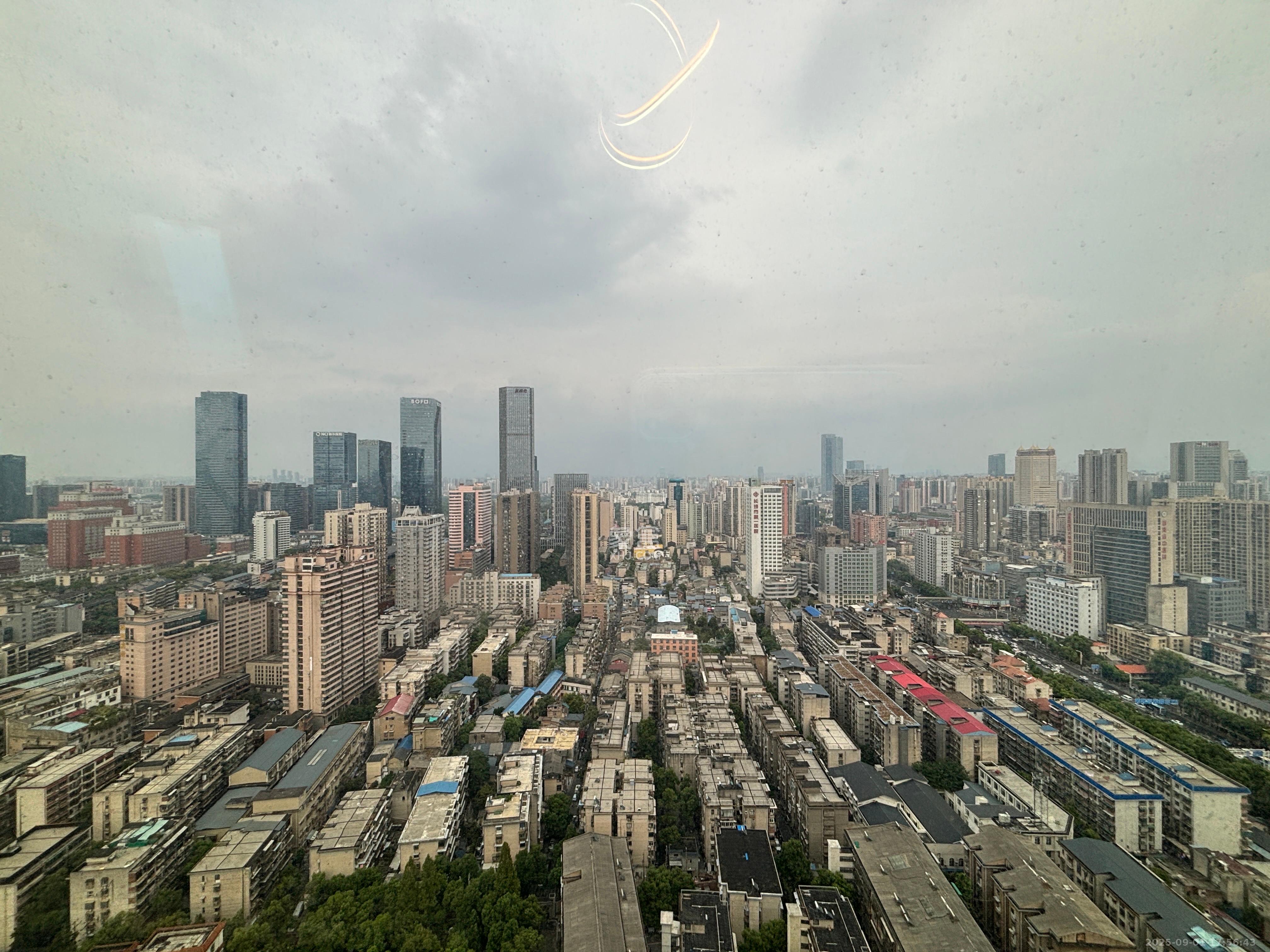 华润置地中心  1室1厅1卫   2500.00元/月室内图