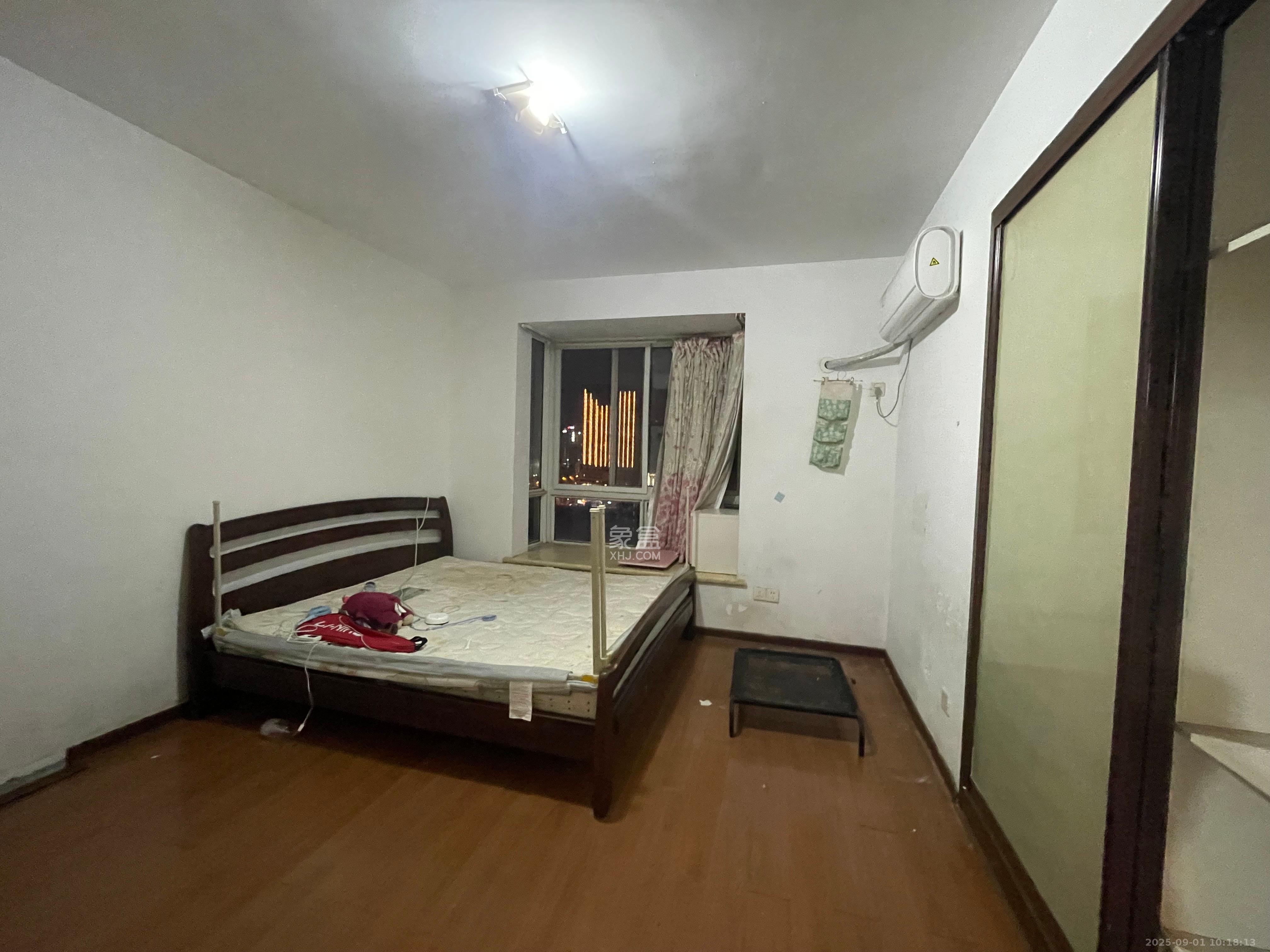 海利华宫大厦  1室2厅1卫    2500.0元/月 海利华宫大厦  1室2厅1卫    2500.0元/月室内图