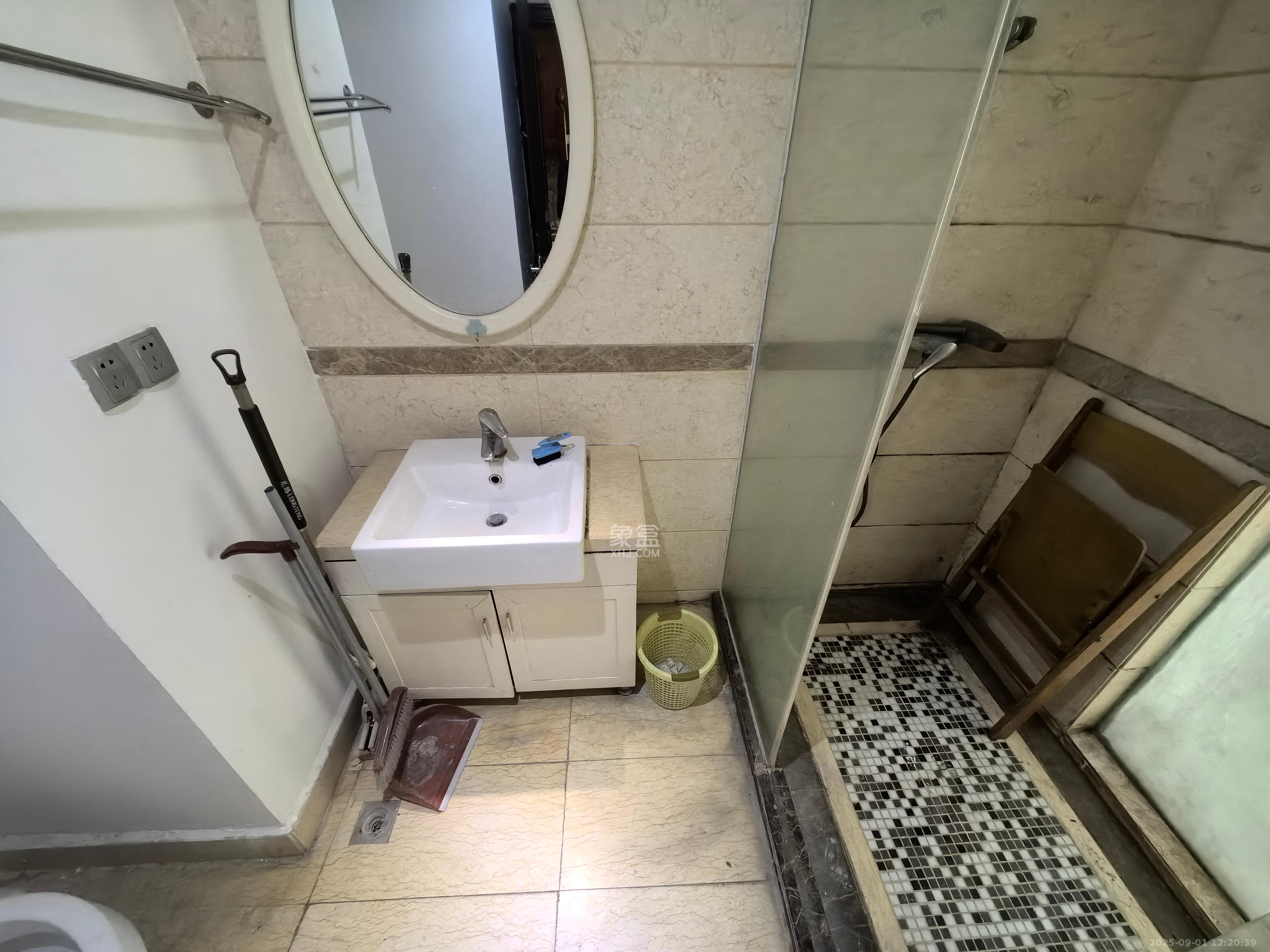 沁园春御院  1室1厅1卫    1400.0元/月 沁园春御院  1室1厅1卫    1400.0元/月室内图