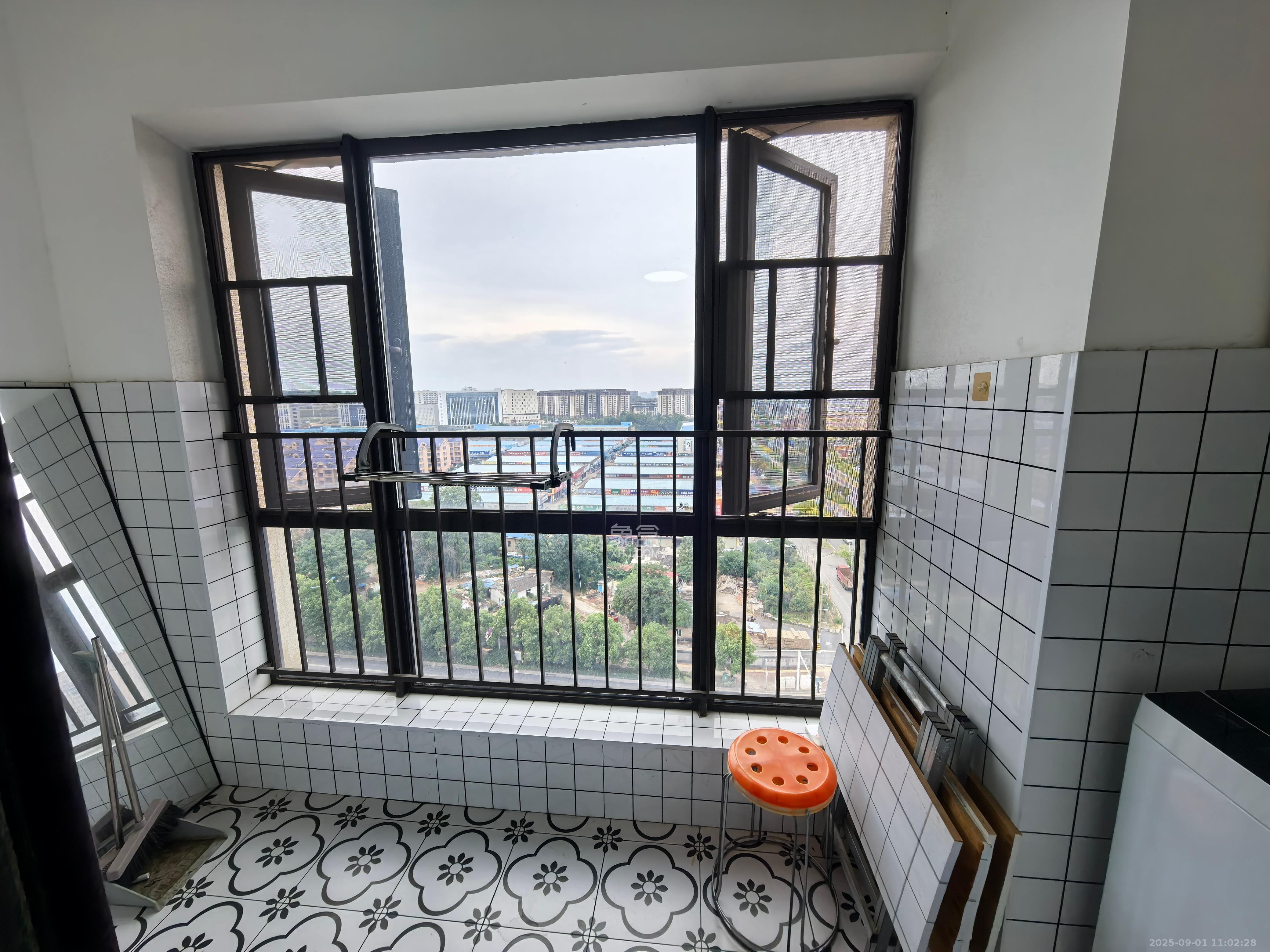 中海新城熙岸（中信新城五期）  1室0厅1卫    1200.0元/月室内图