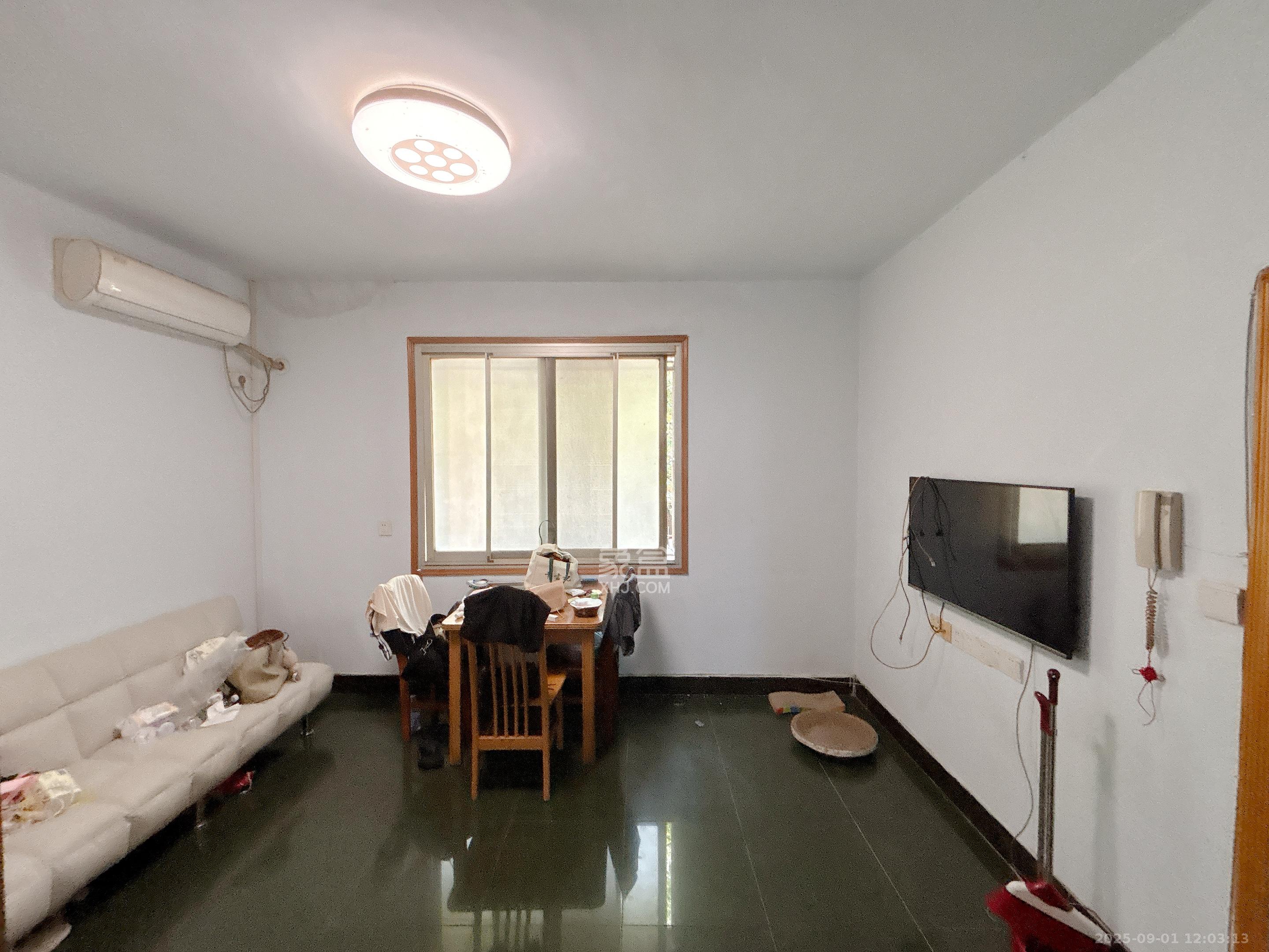 向韶村 3室1厅1卫 1900.0元/月 向韶村 3室1厅1卫 1900.0元/月室内图