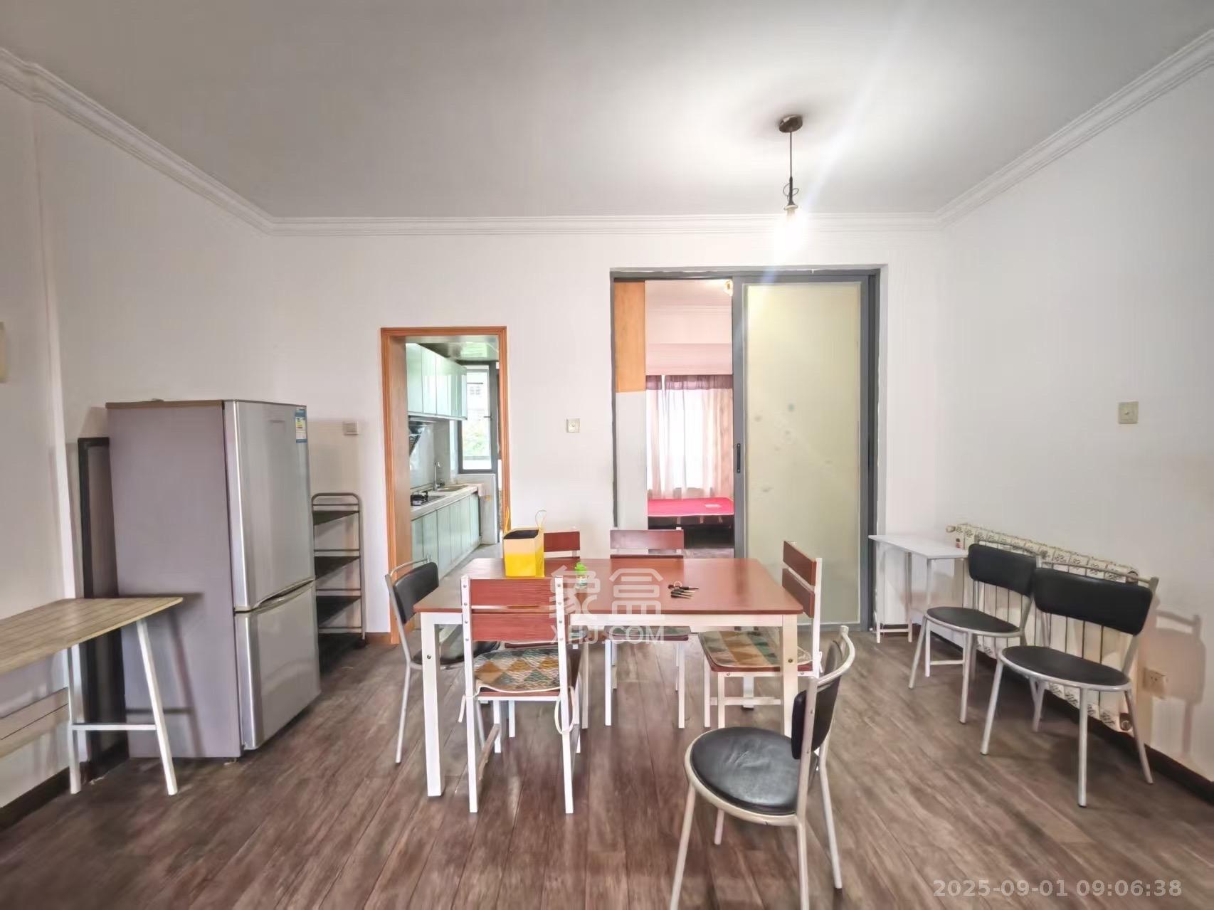 鑫远湘府华城  3室2厅1卫    1800.0元/月室内图