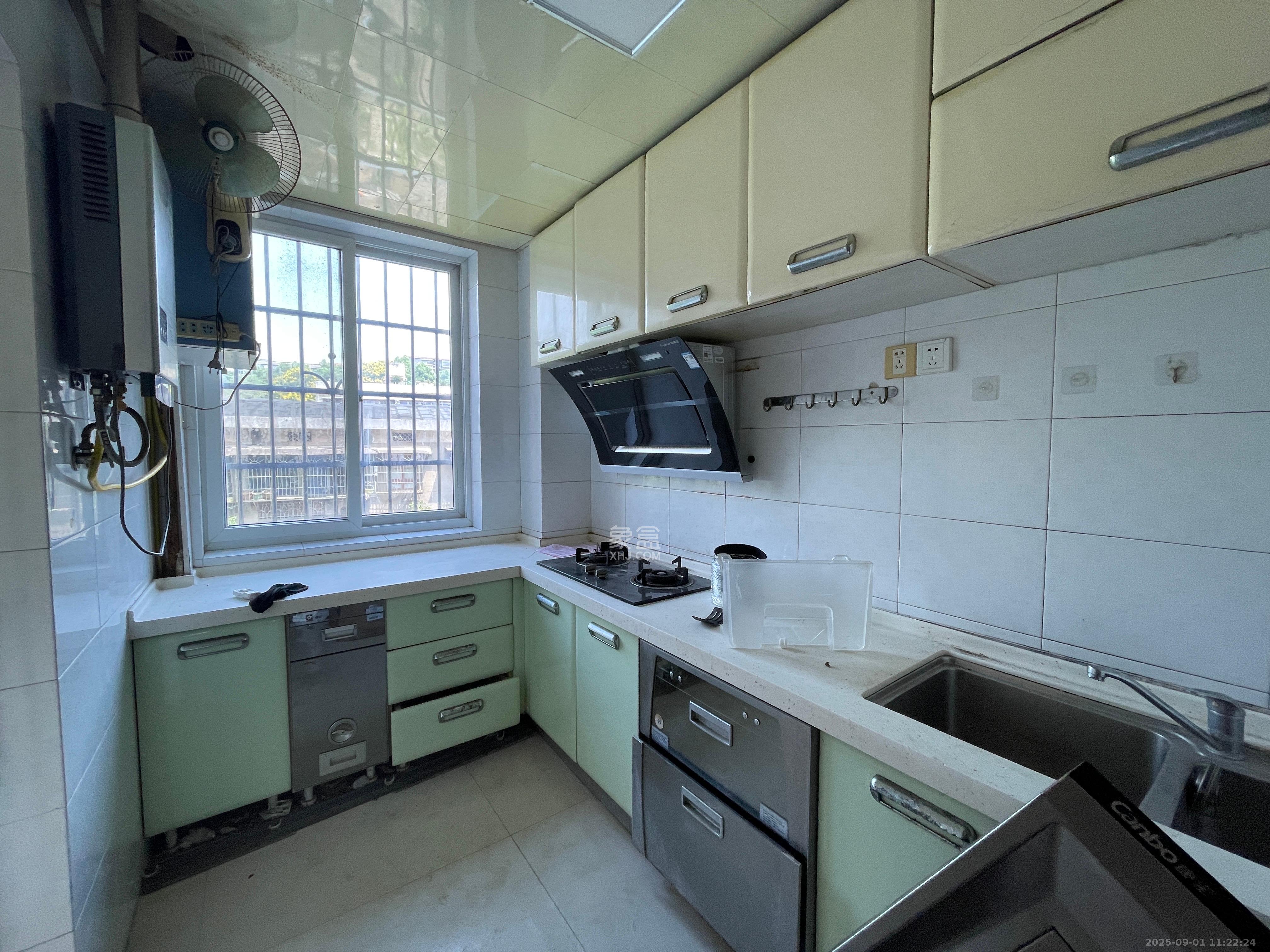 森宇佳园 3室2厅2卫 2200.0元/月 森宇佳园 3室2厅2卫 2200.0元/月室内图