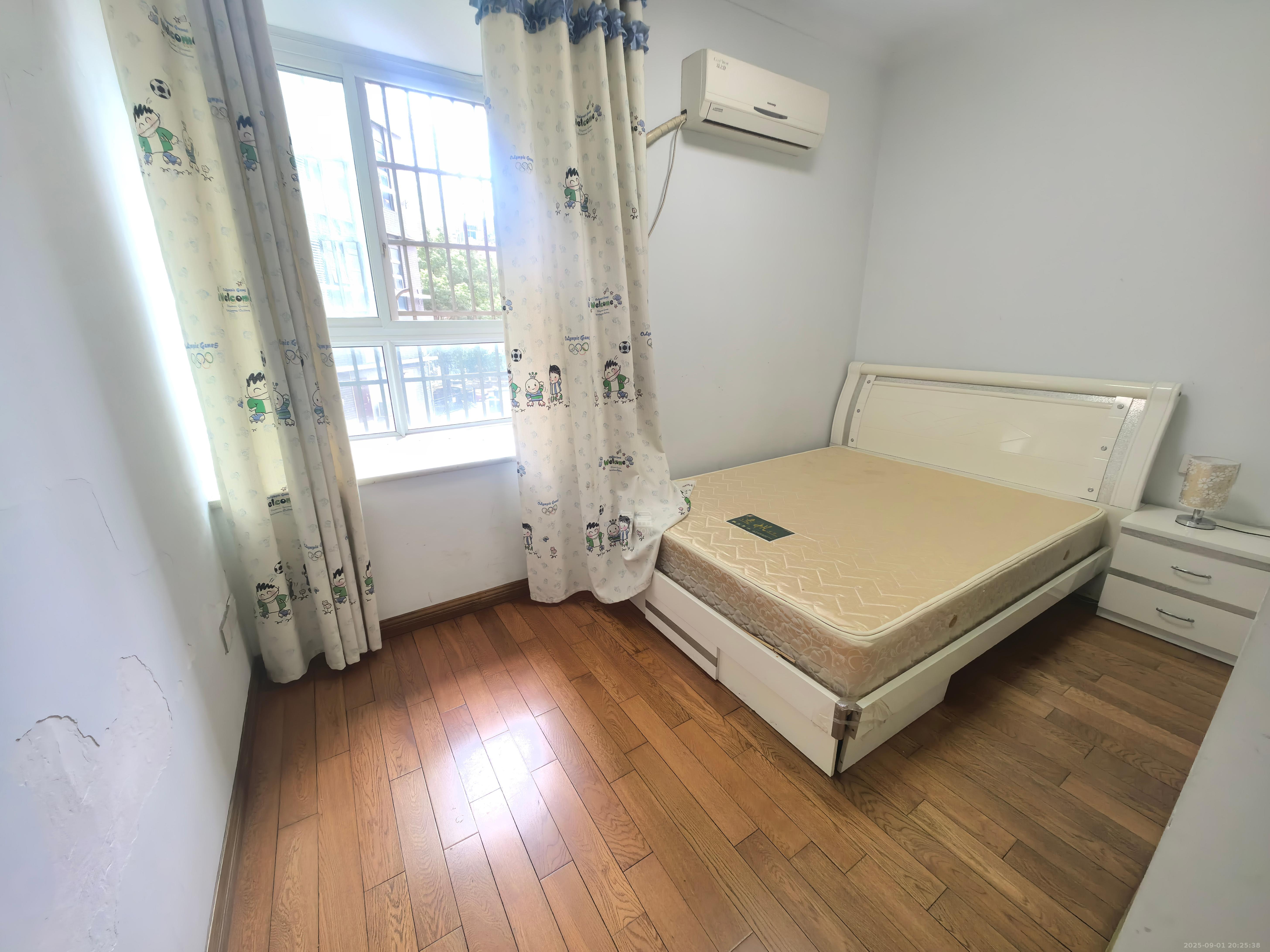 印象华都 2室2厅1卫 1300.00元/月 印象华都 2室2厅1卫 1300.00元/月室内图