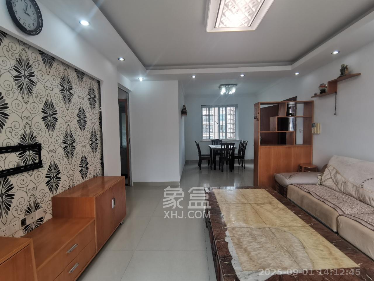 筑梦佳园 4室2厅2卫 2000.0元/月 筑梦佳园 4室2厅2卫 2000.0元/月室内图