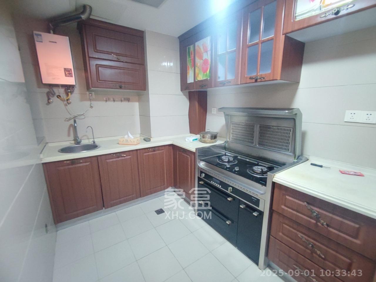 公园9号  3室2厅1卫    3300.0元/月 公园9号  3室2厅1卫    3300.0元/月室内图