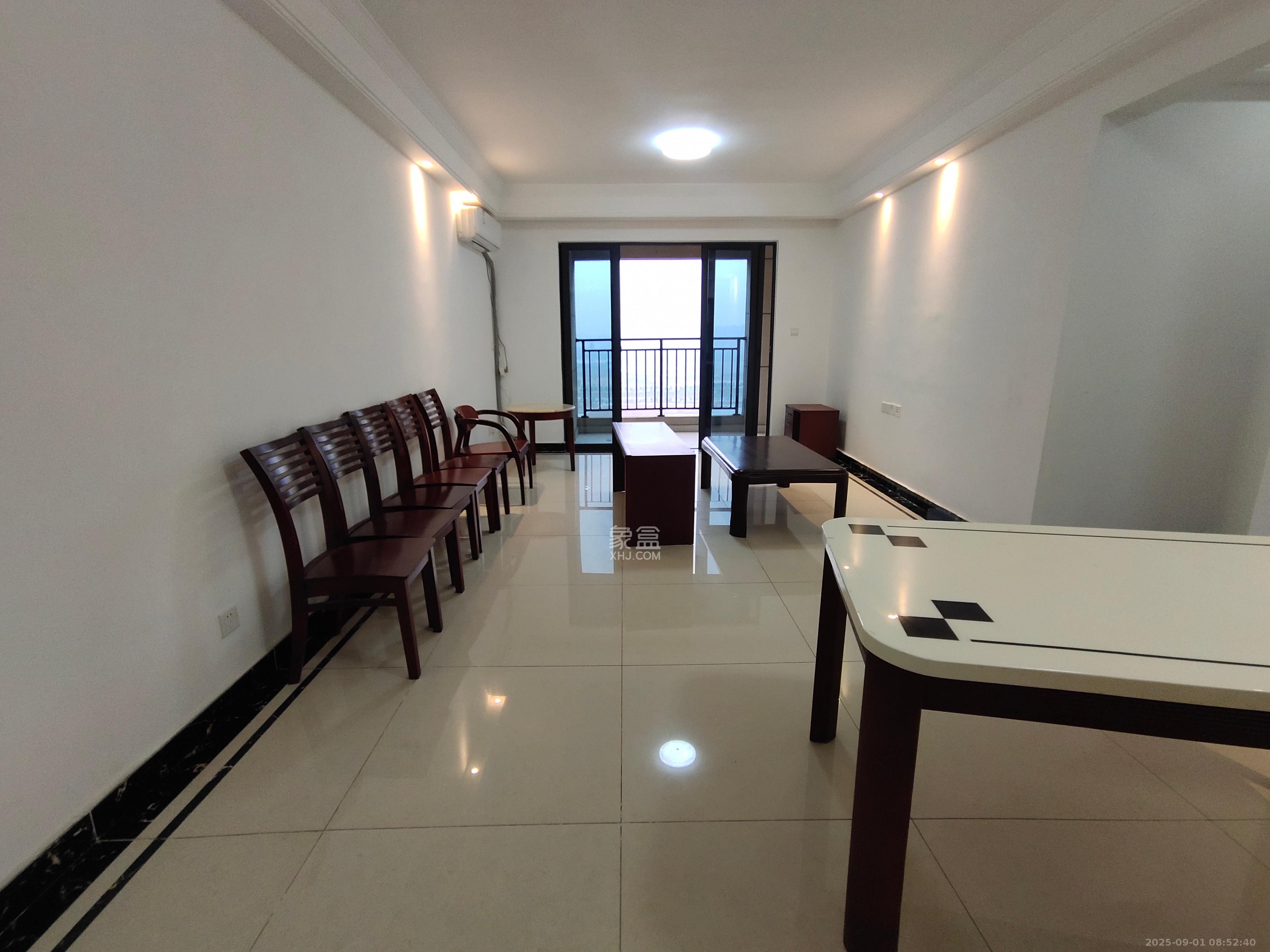 中海国际五期  3室2厅2卫    2300.0元/月 中海国际五期  3室2厅2卫    2300.0元/月室内图