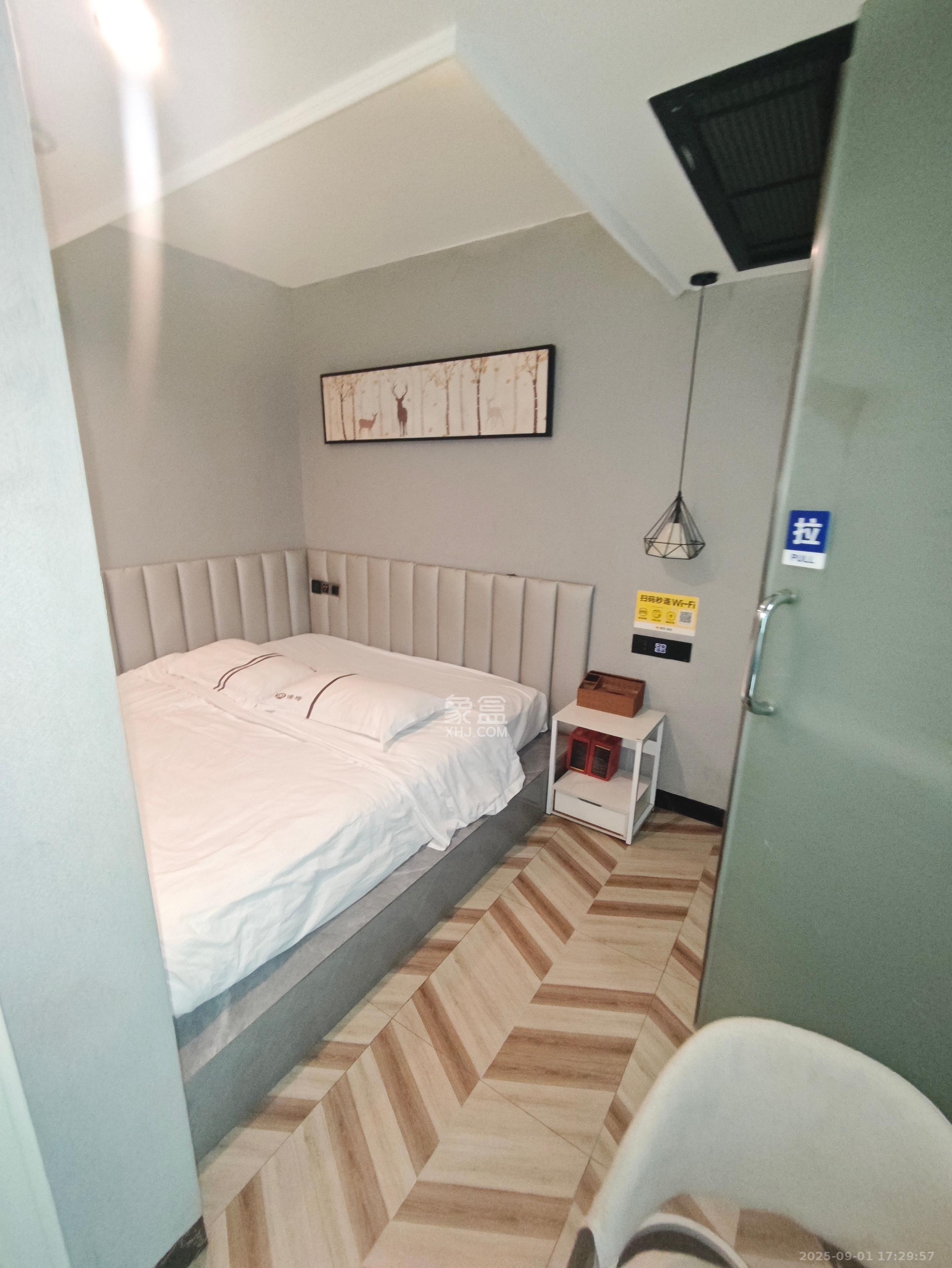 联合商厦  9室0厅9卫    7500.0元/月 联合商厦  9室0厅9卫    7500.0元/月室内图