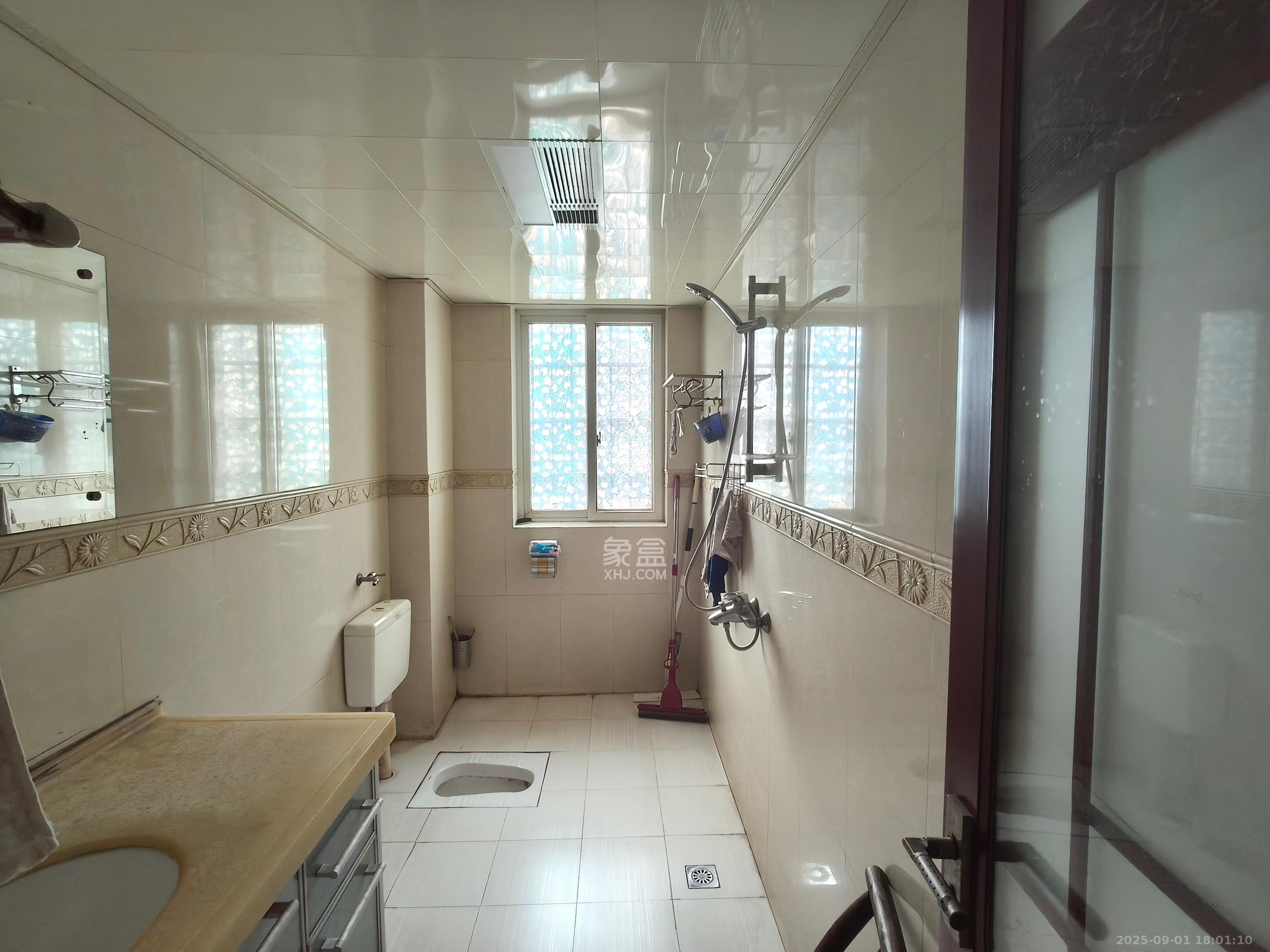 筑梦园 4室2厅2卫 2500.0元/月 筑梦园 4室2厅2卫 2500.0元/月室内图