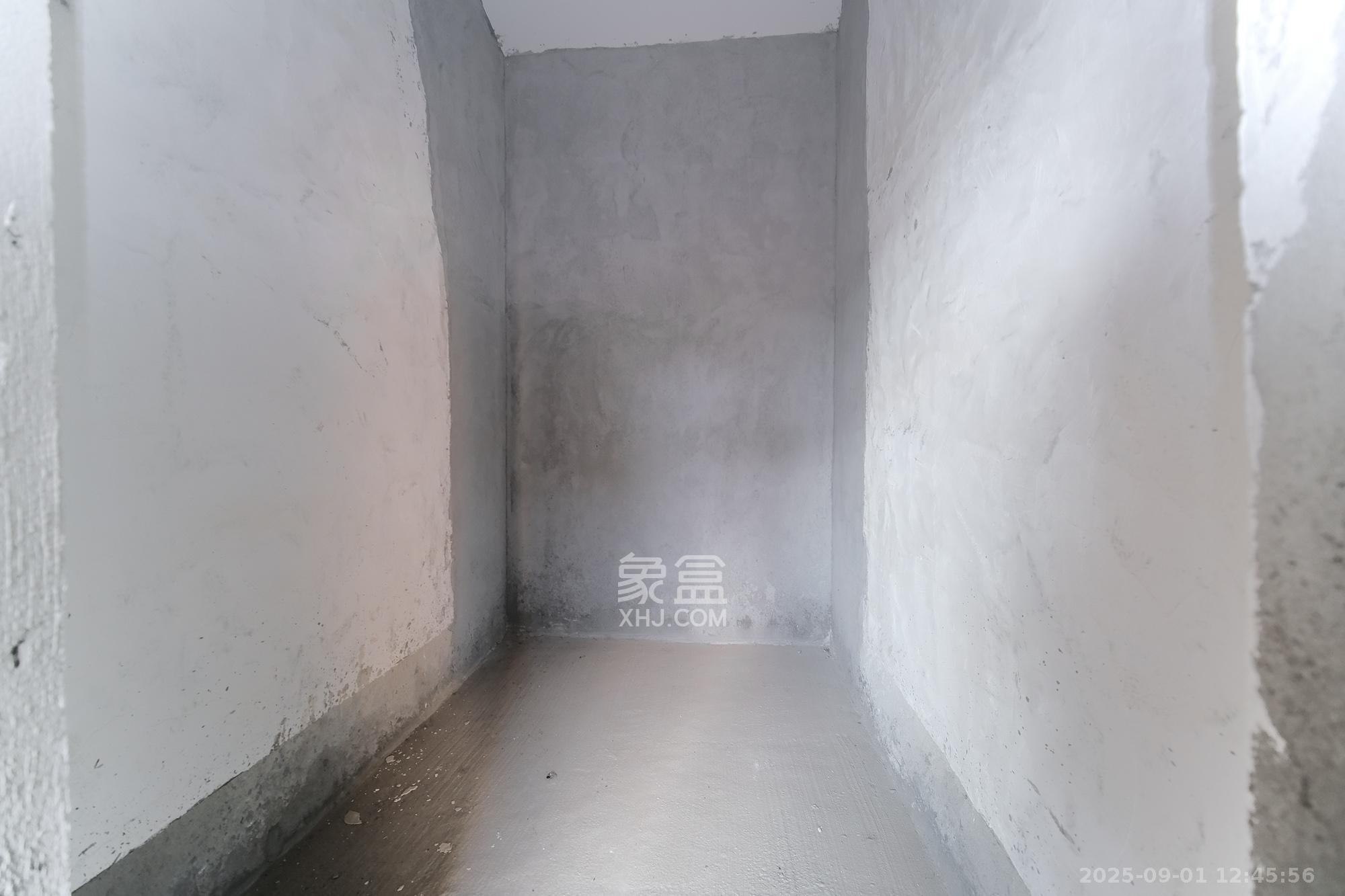 山水湾  6室3厅3卫    438.0万 山水湾  6室3厅3卫    438.0万其他