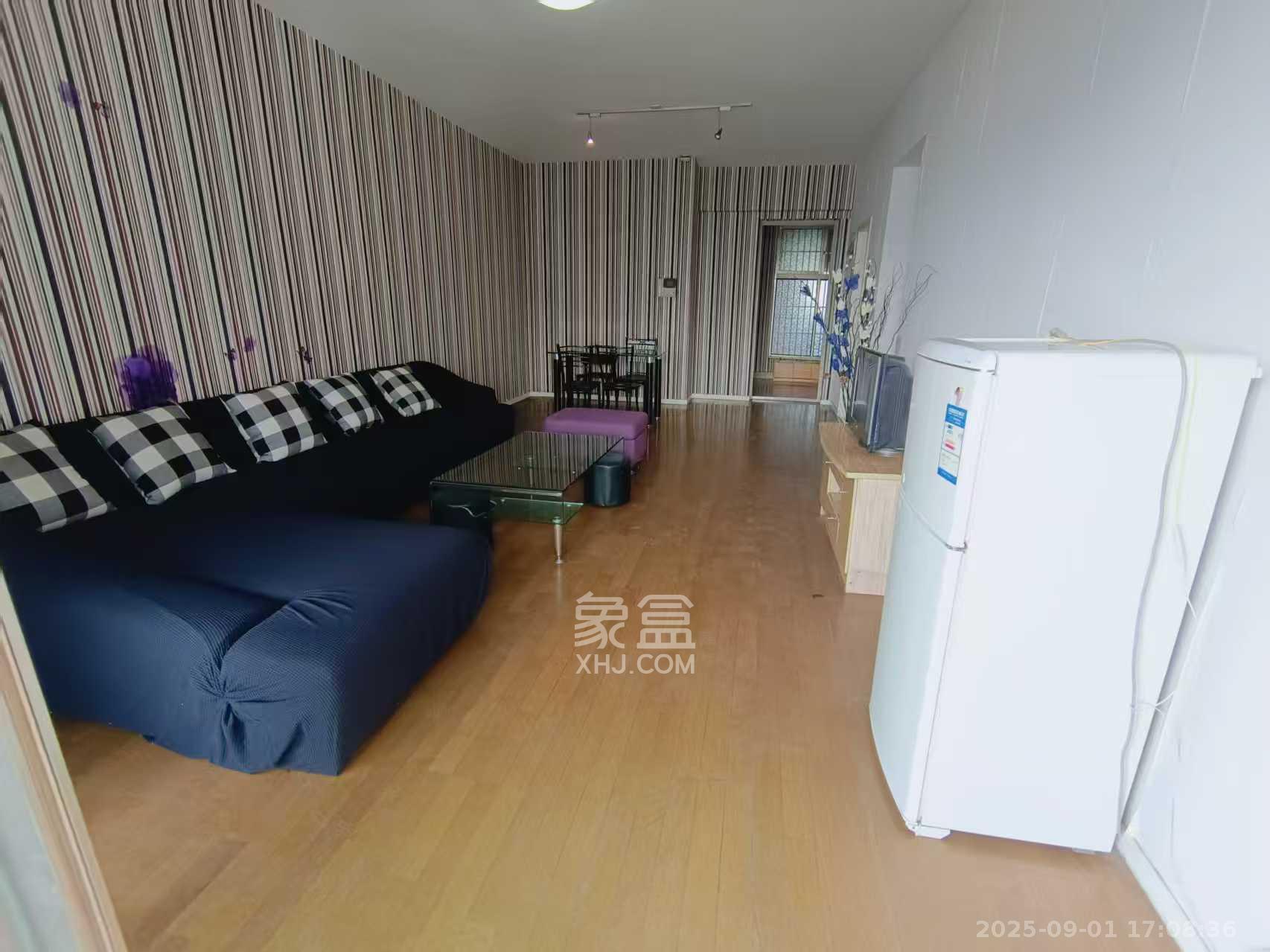 阳光100一期、四五期  2室2厅1卫    2500.0元/月室内图