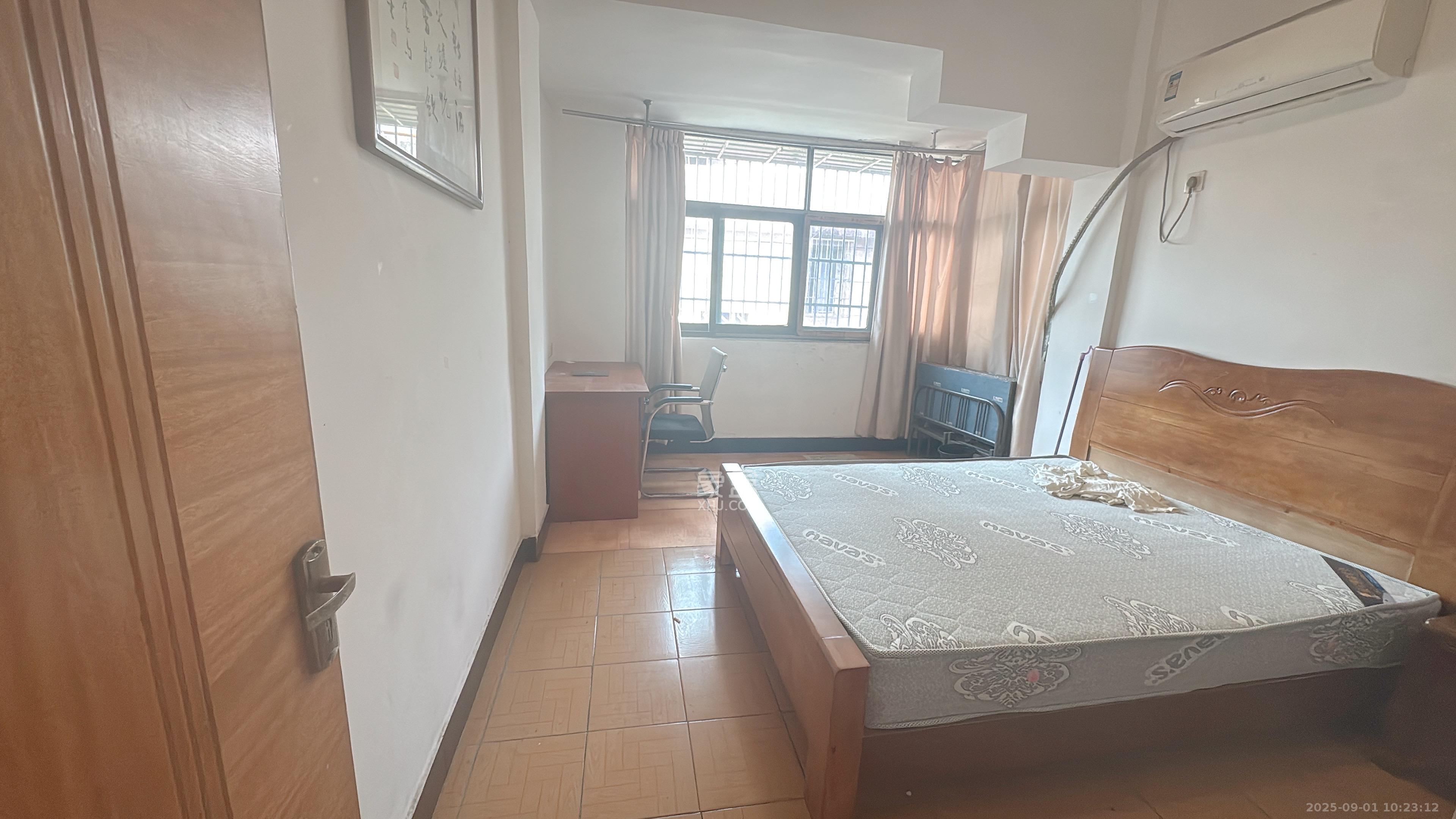 通泰街商居楼  2室1厅1卫    1800.0元/月室内图