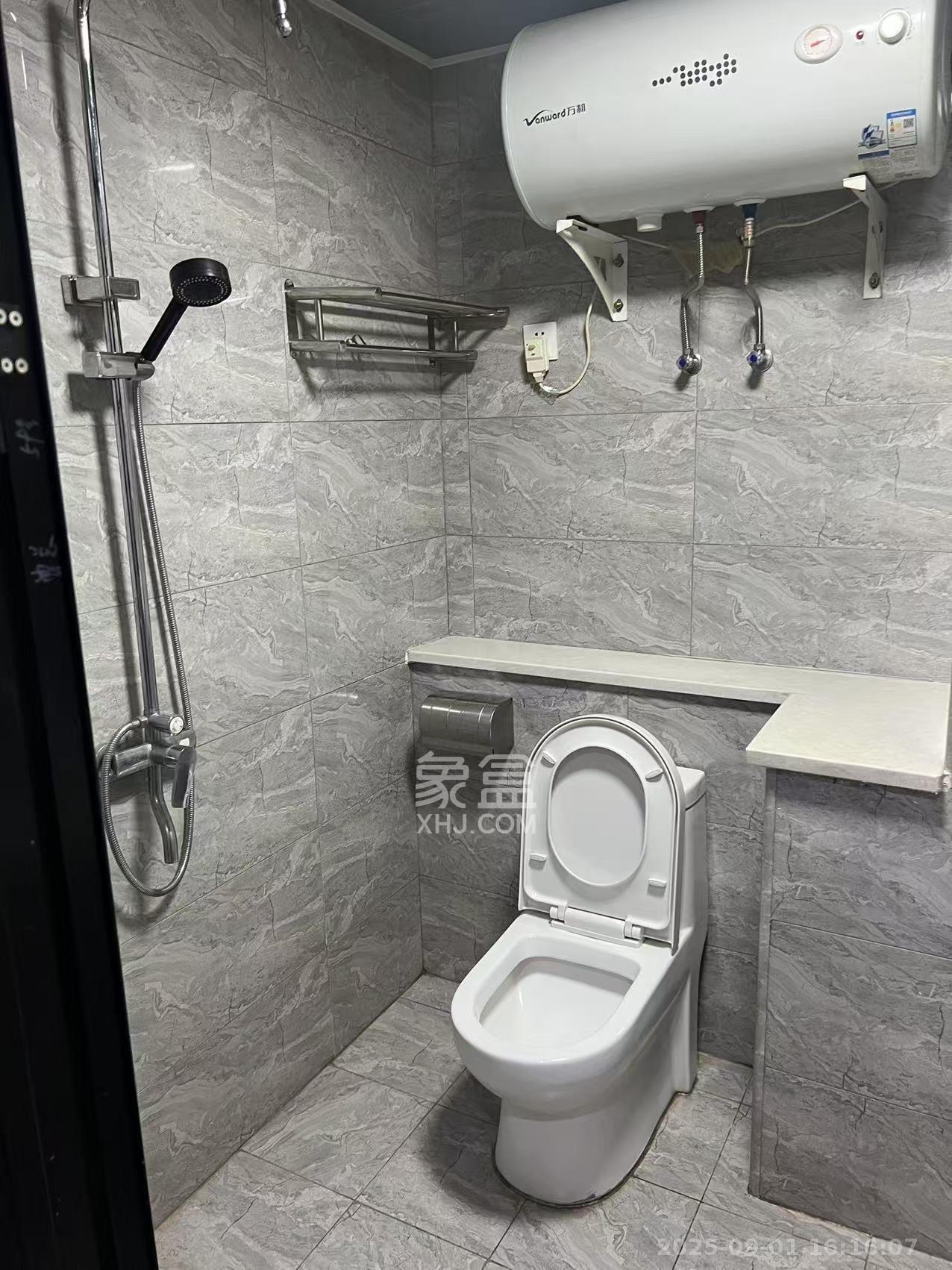 芙蓉万国城MOMA（卓越汇富苑）  1室1厅1卫    1400.0元/月室内图