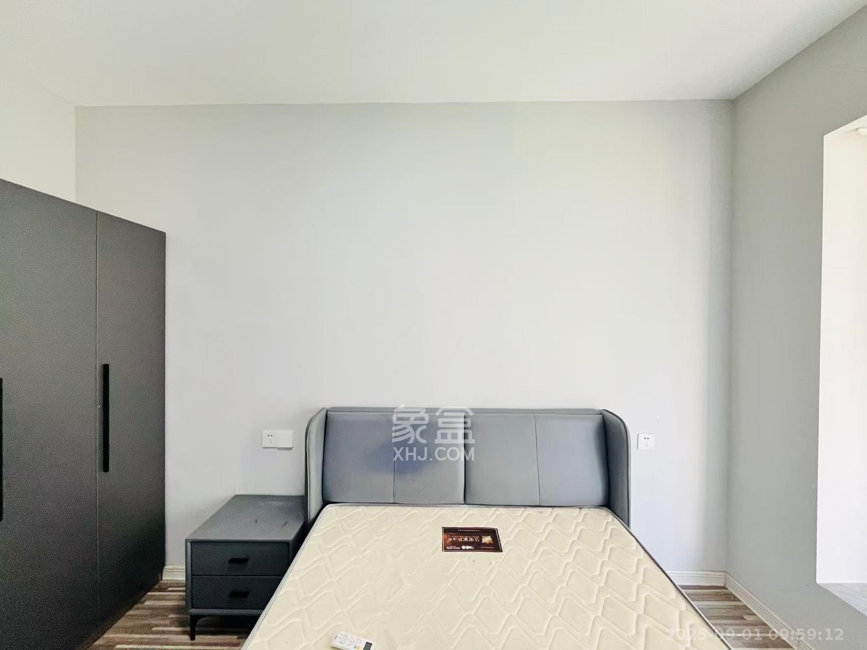 鑫远御文台一期  3室2厅1卫    2400.0元/月 鑫远御文台一期  3室2厅1卫    2400.0元/月室内图