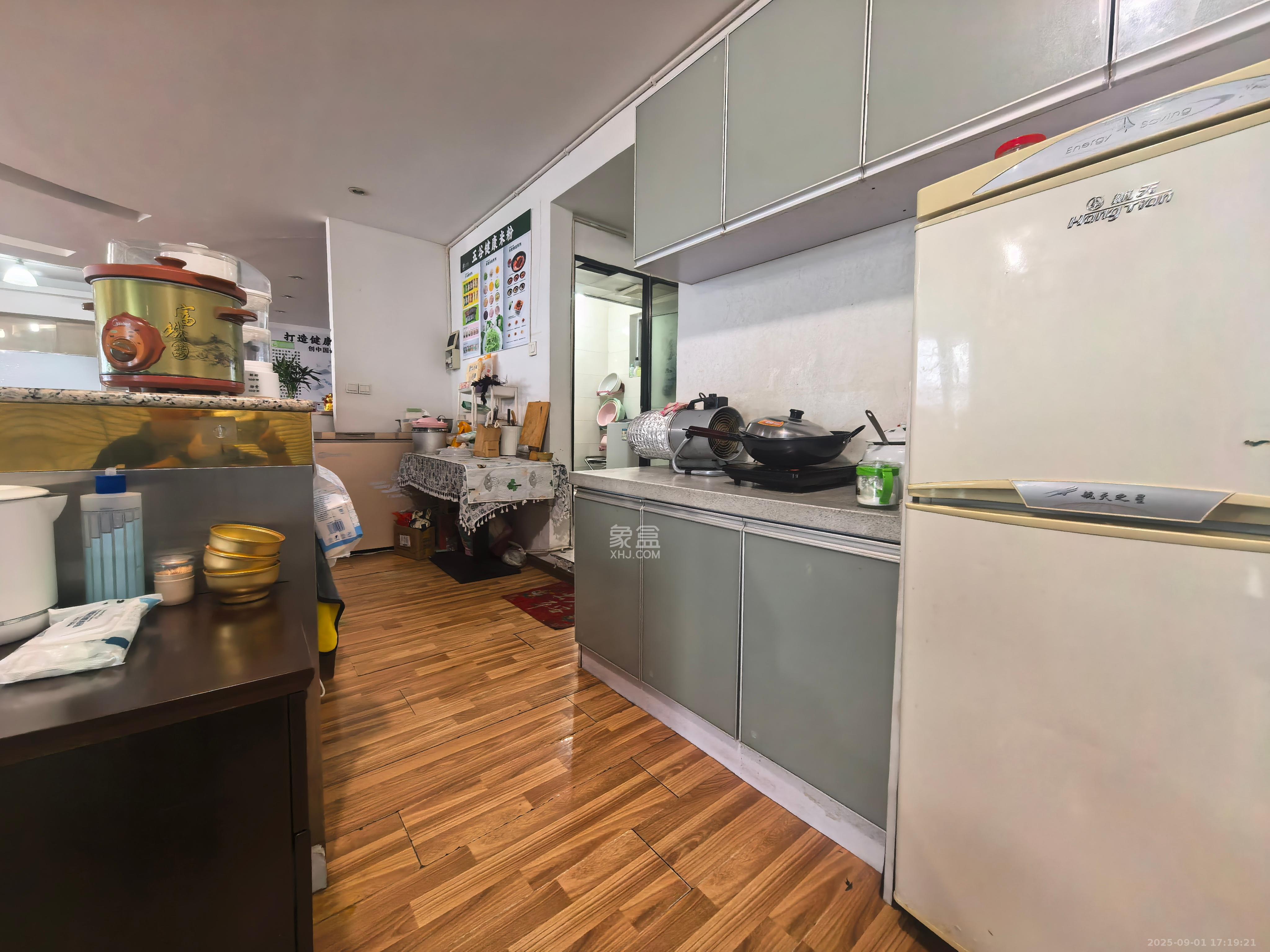 兴威名座  2室2厅1卫   3500.00元/月室内图