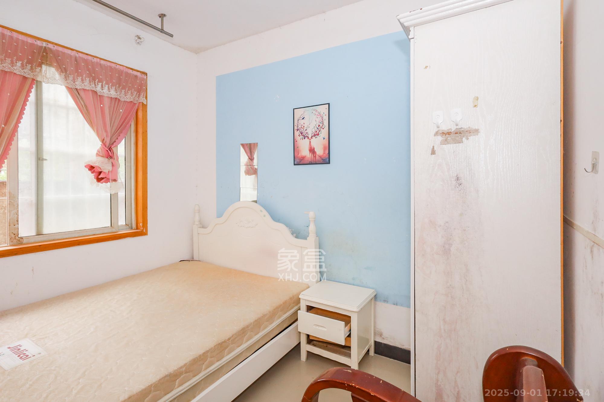 谷山庭院一期  4室2厅1卫    70.0万 谷山庭院一期  4室2厅1卫    70.0万卧室