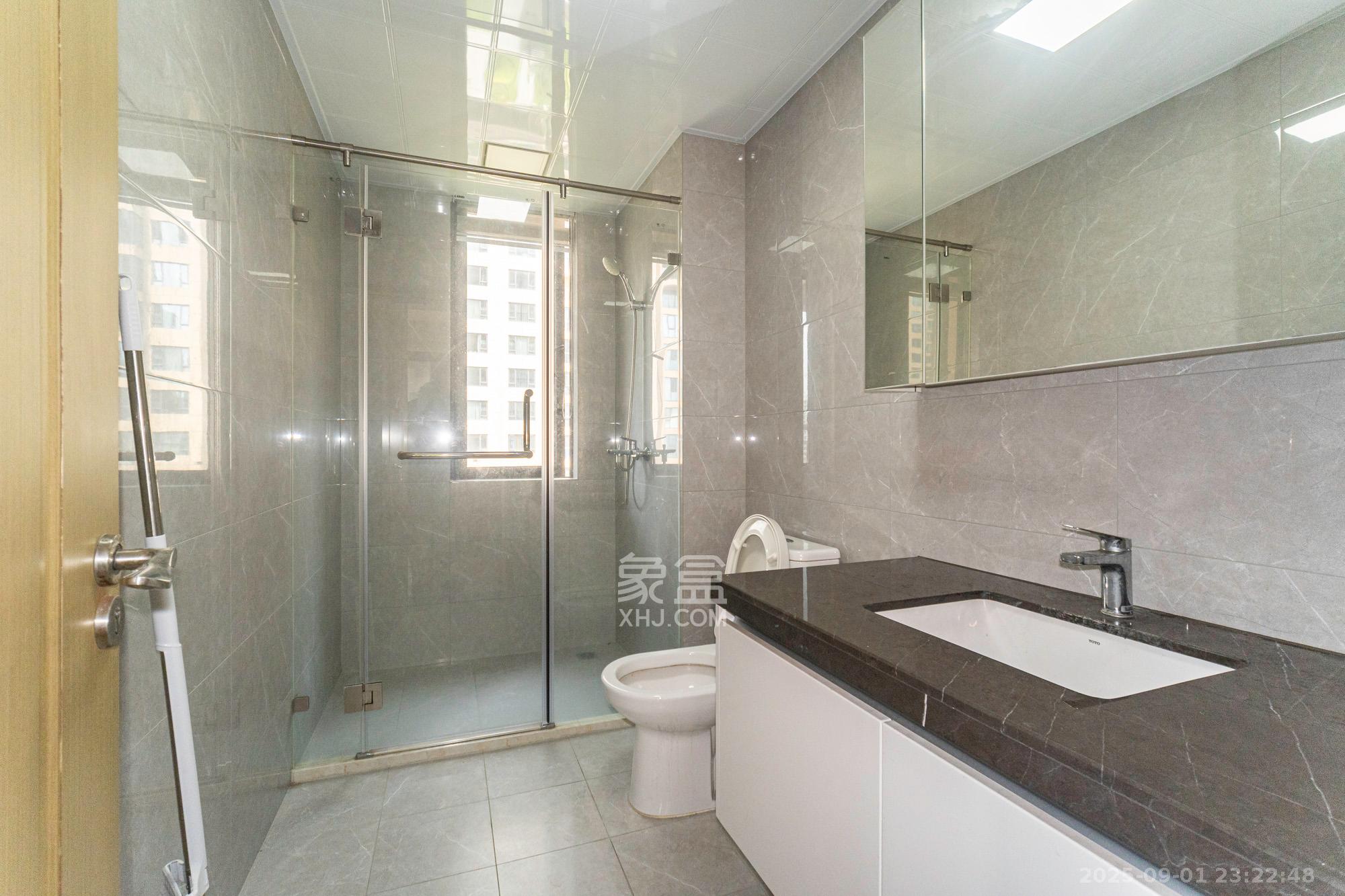 运达锦绣广场 4室2厅2卫 166.0万 运达锦绣广场 4室2厅2卫 166.0万卫生间