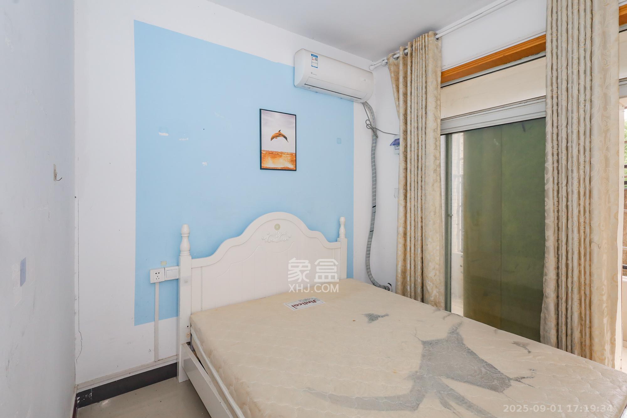 谷山庭院一期  4室2厅1卫    70.0万 谷山庭院一期  4室2厅1卫    70.0万卧室