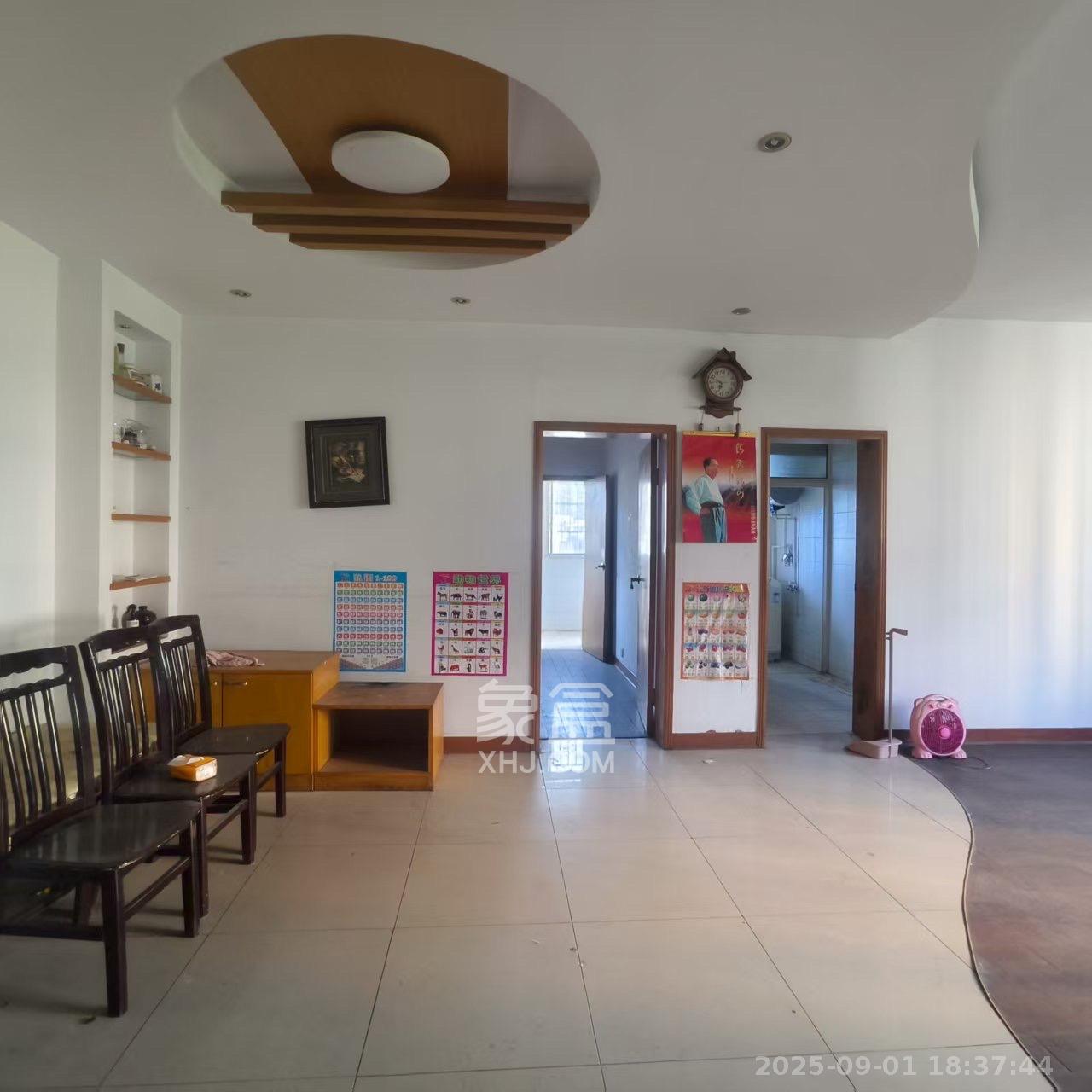 自然小区 3室2厅1卫 1500.0元/月 自然小区 3室2厅1卫 1500.0元/月室内图