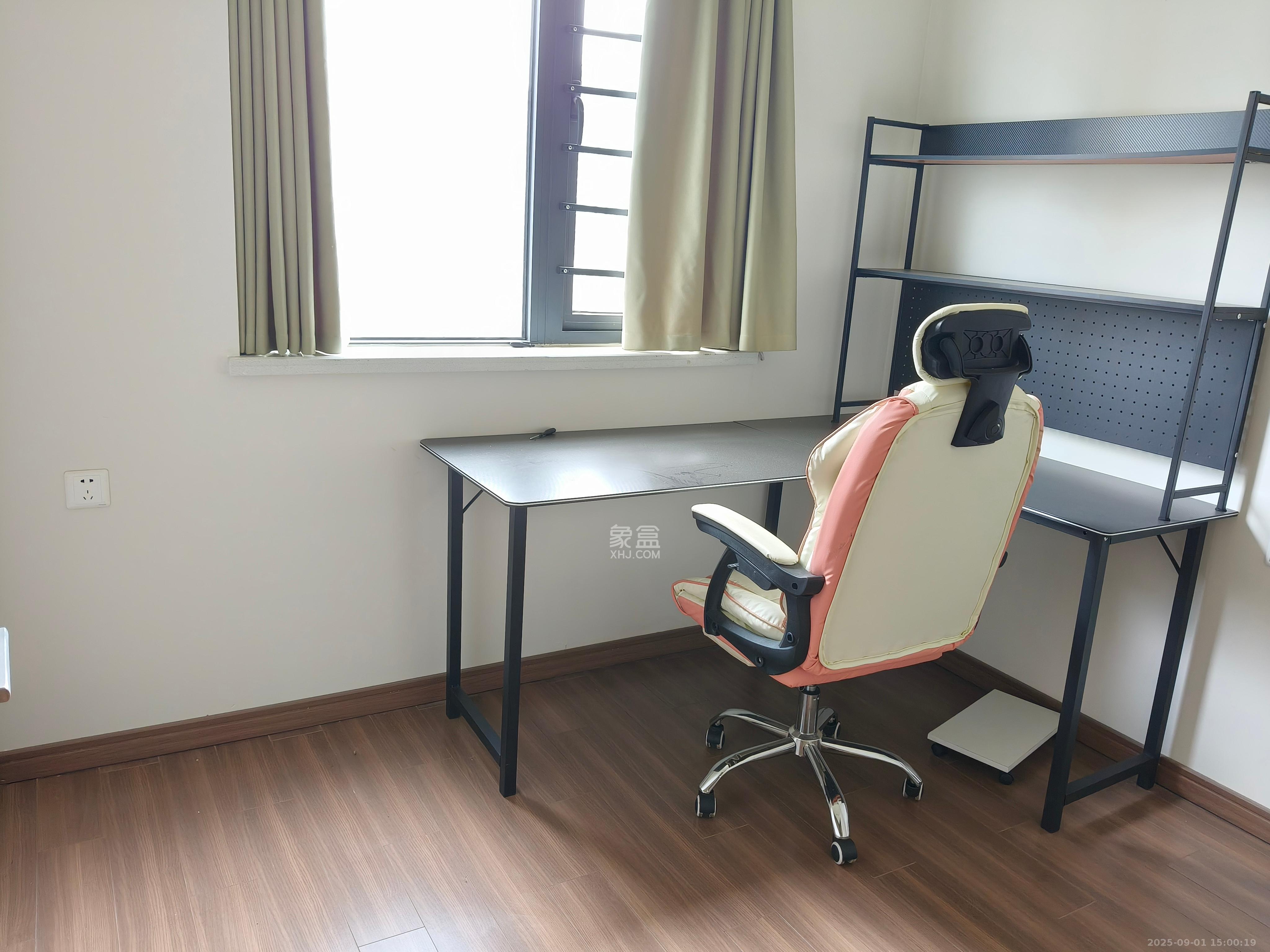 保利恒伟时光印象  4室2厅2卫    2600.0元/月室内图